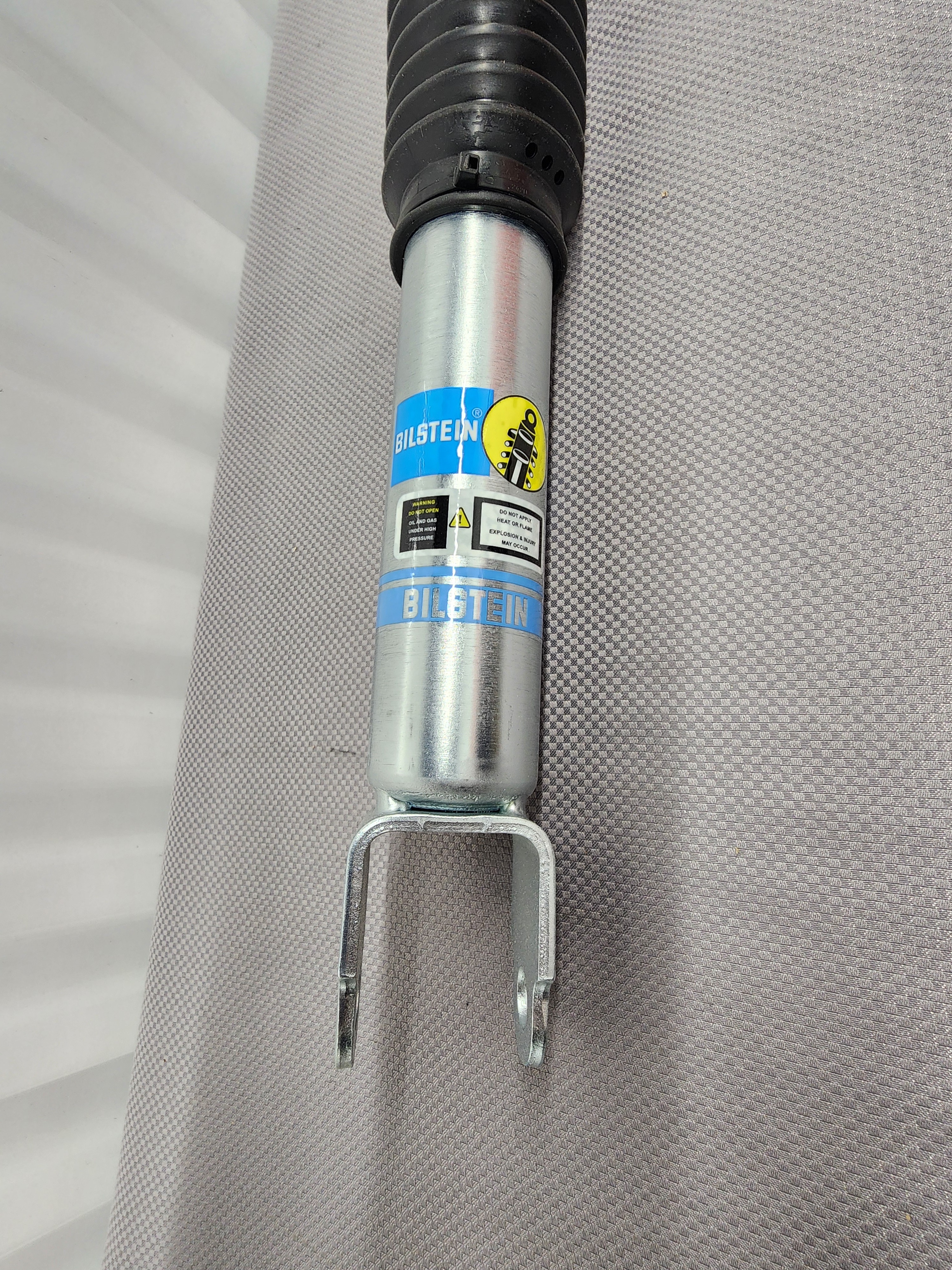 GMC Sierra Chevy Silverado 2500 3500 HD Bilstein Front Shock