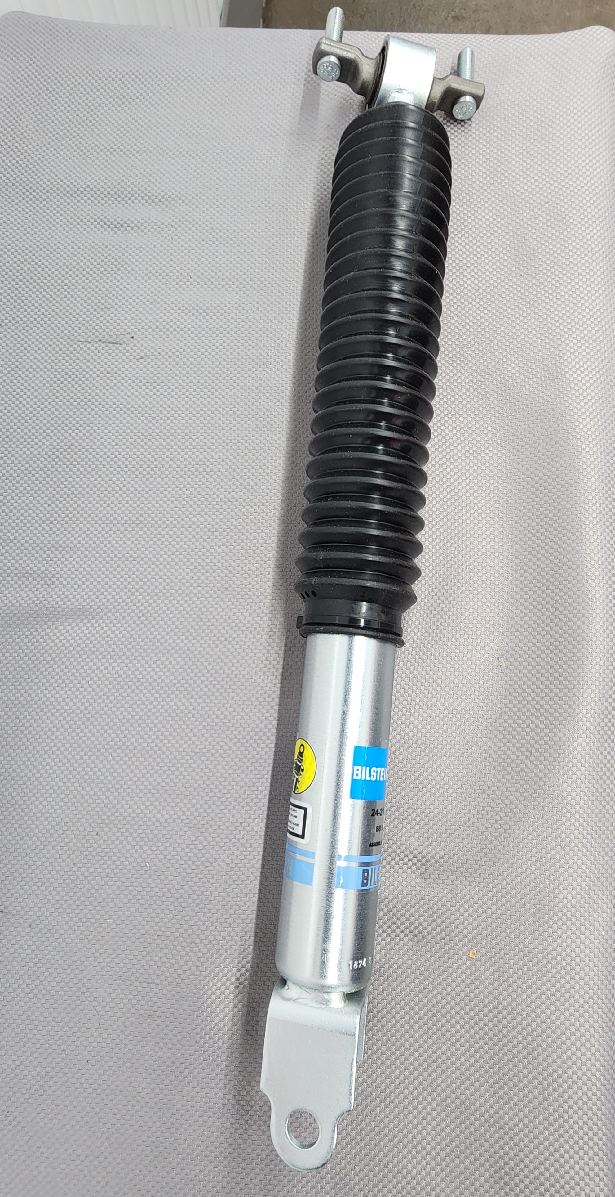 GMC Sierra Chevy Silverado 2500 3500 HD Bilstein Front Shock
