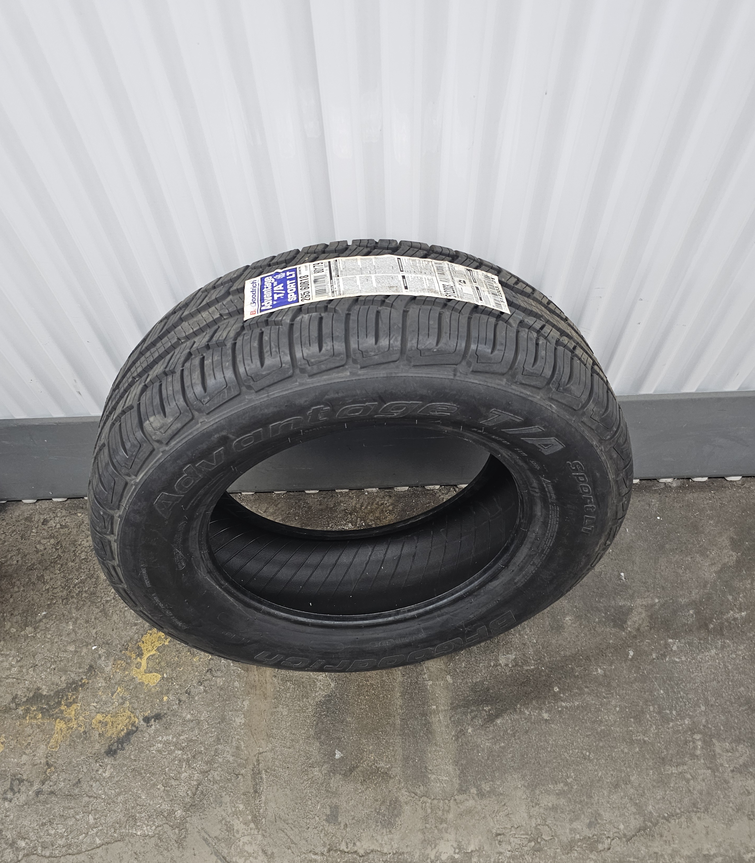 265/60R18 110T BF Goodrich Advantage T/A Sport LT Tire