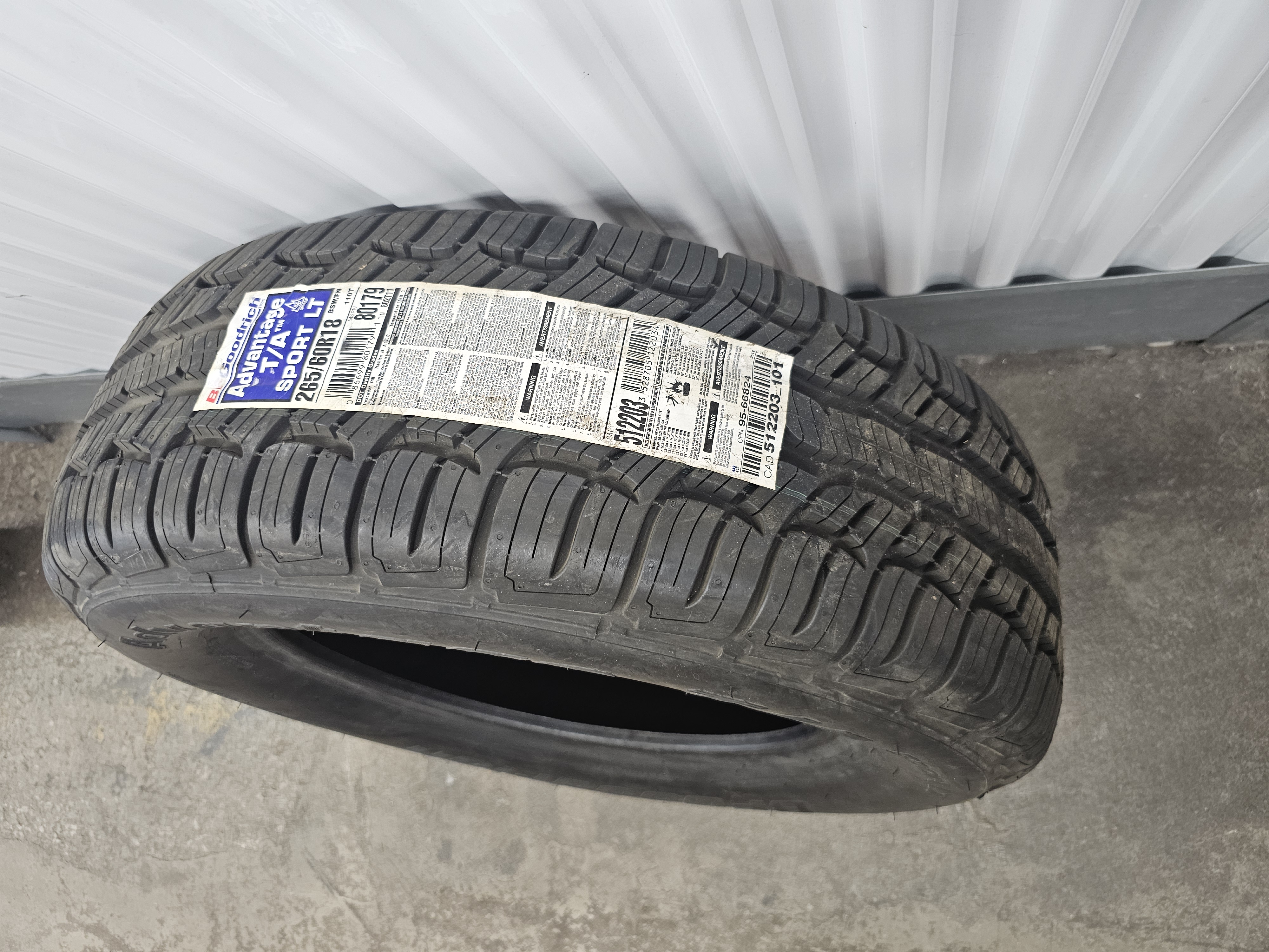 265/60R18 110T BF Goodrich Advantage T/A Sport LT Tire