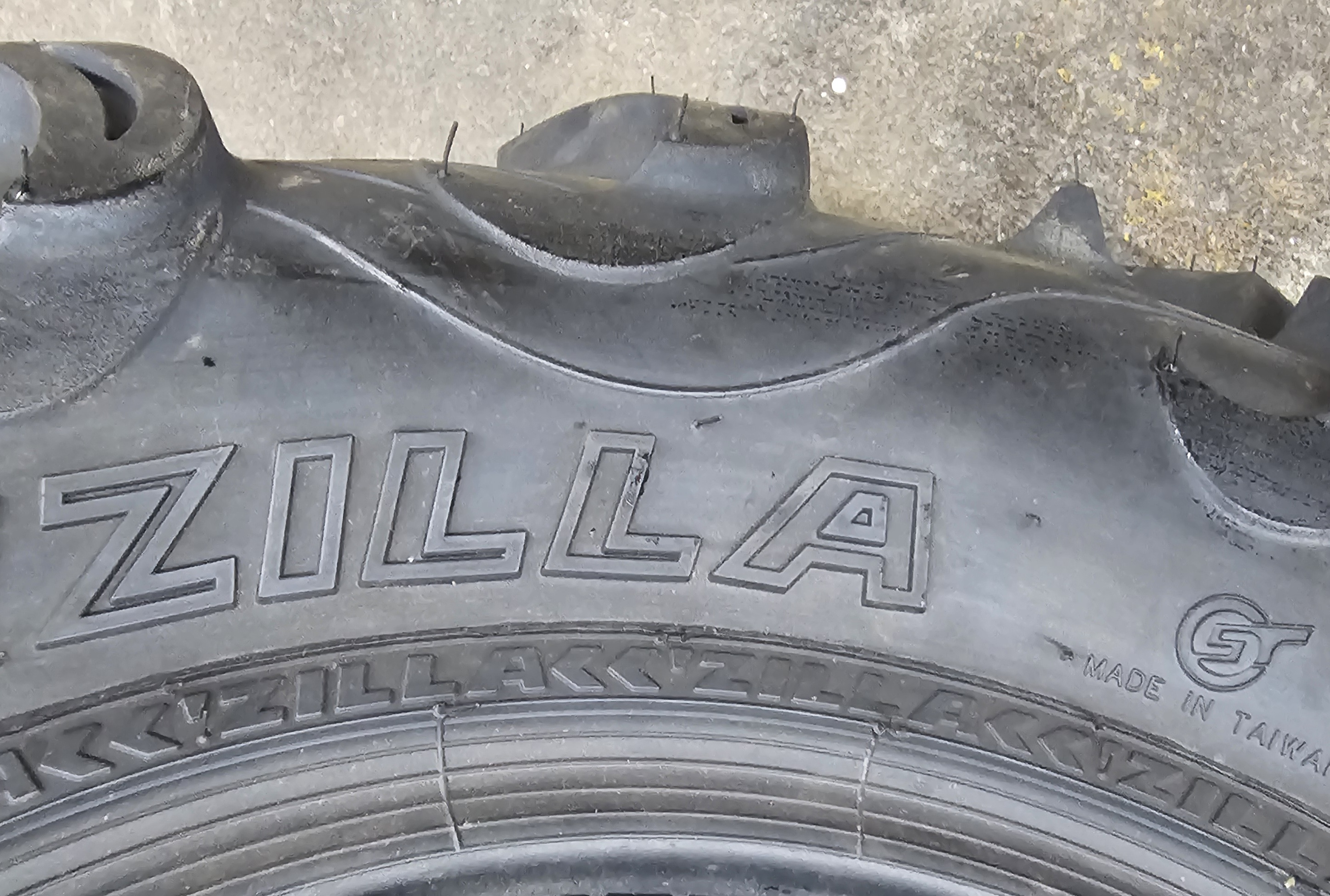 Maxxis Zilla AT27X9-12 ATV Tire
