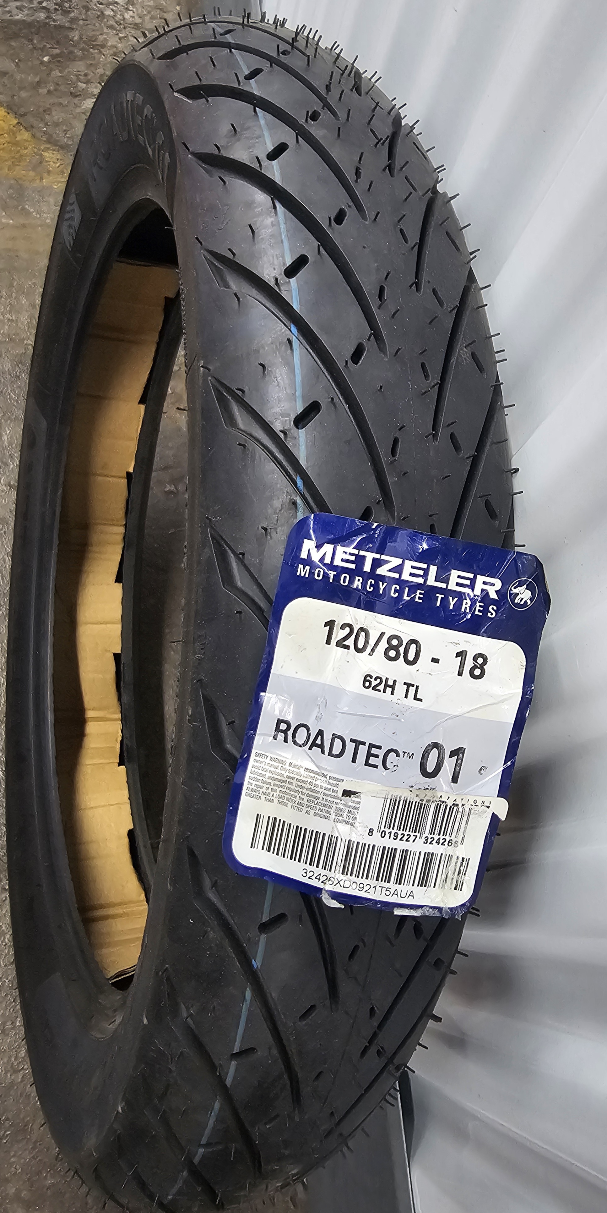 Metzeler Roadtec 120/80 R18 62H Rear Motorcycle Tire