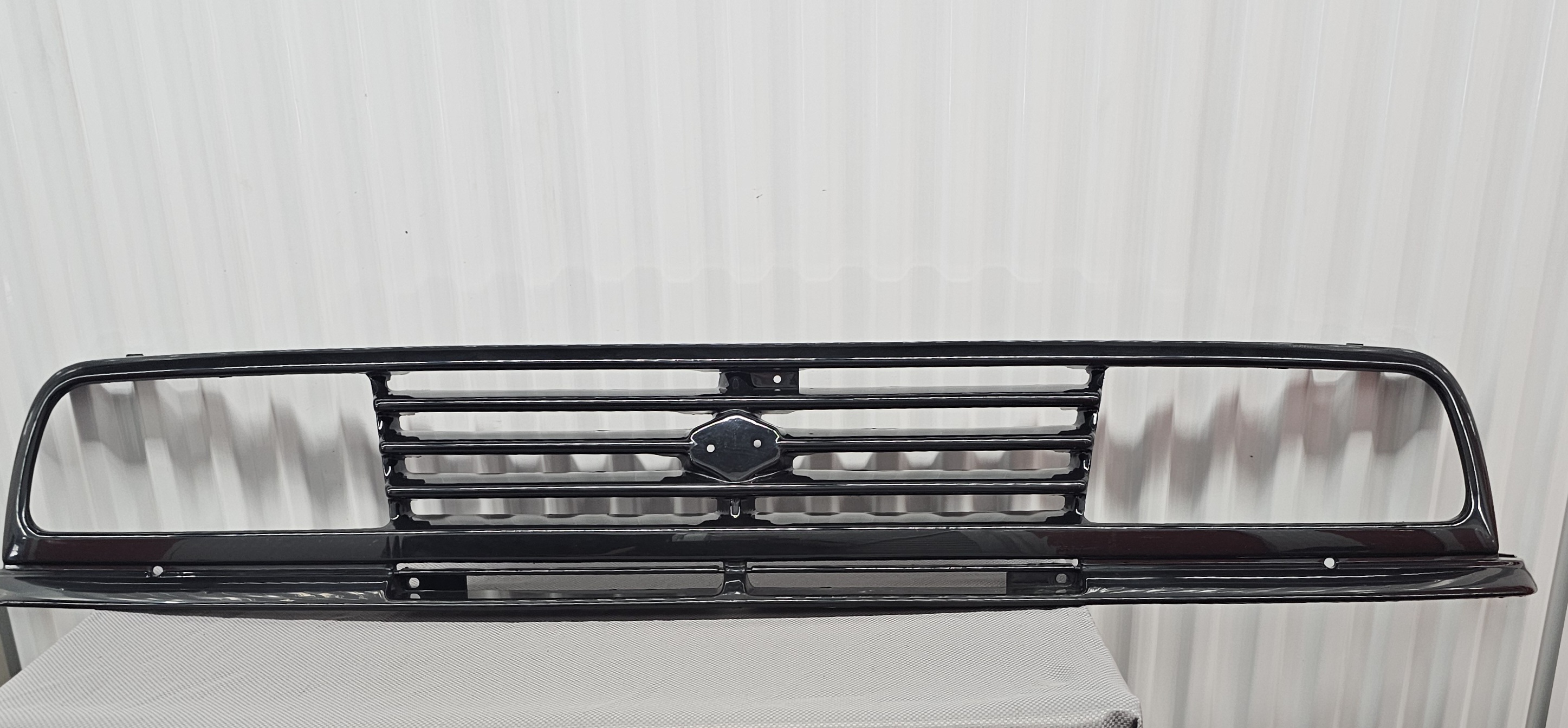 Suzuki Vitara Front Grille 1988 to 2002
