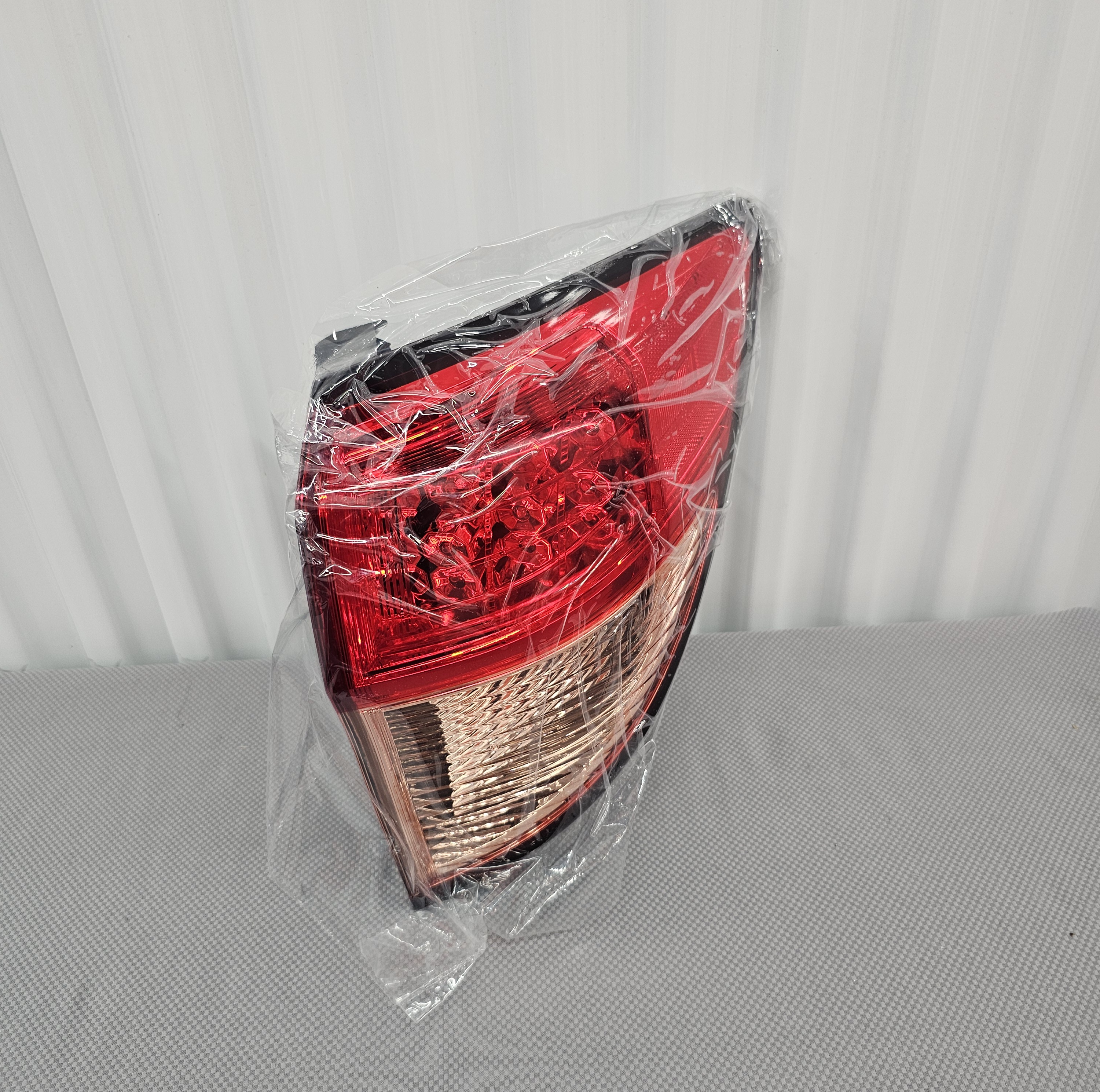 Honda HR-V Passenger Side RH Taillight for 2016 to 2022 HRV
