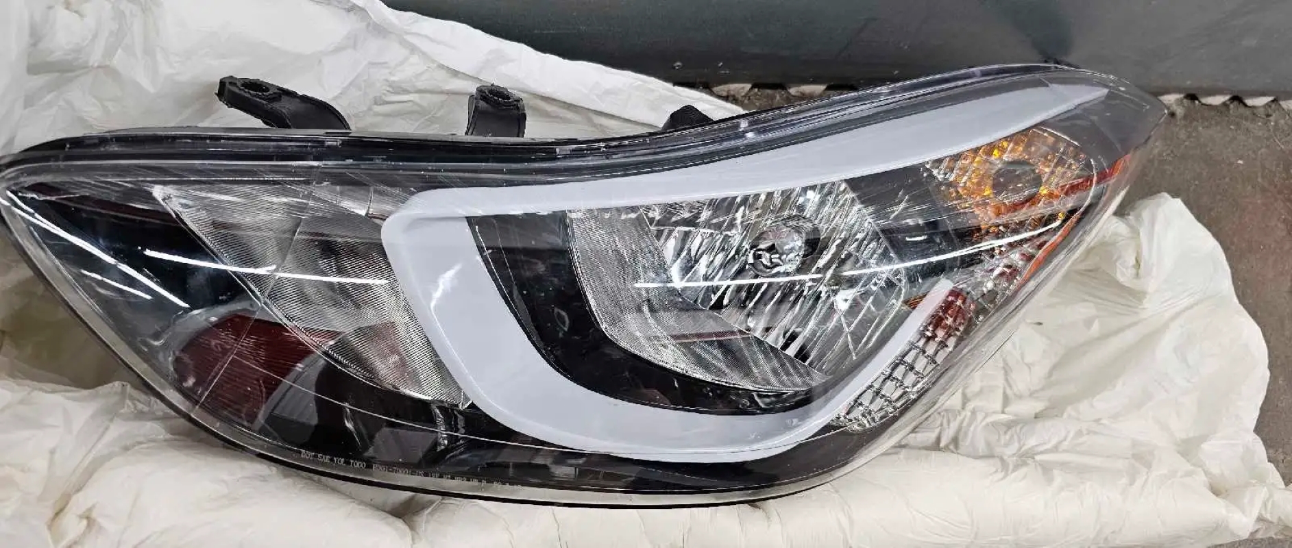 Hyundai Elantra LH Driver Side Headlight w/ LED DRL 14-16