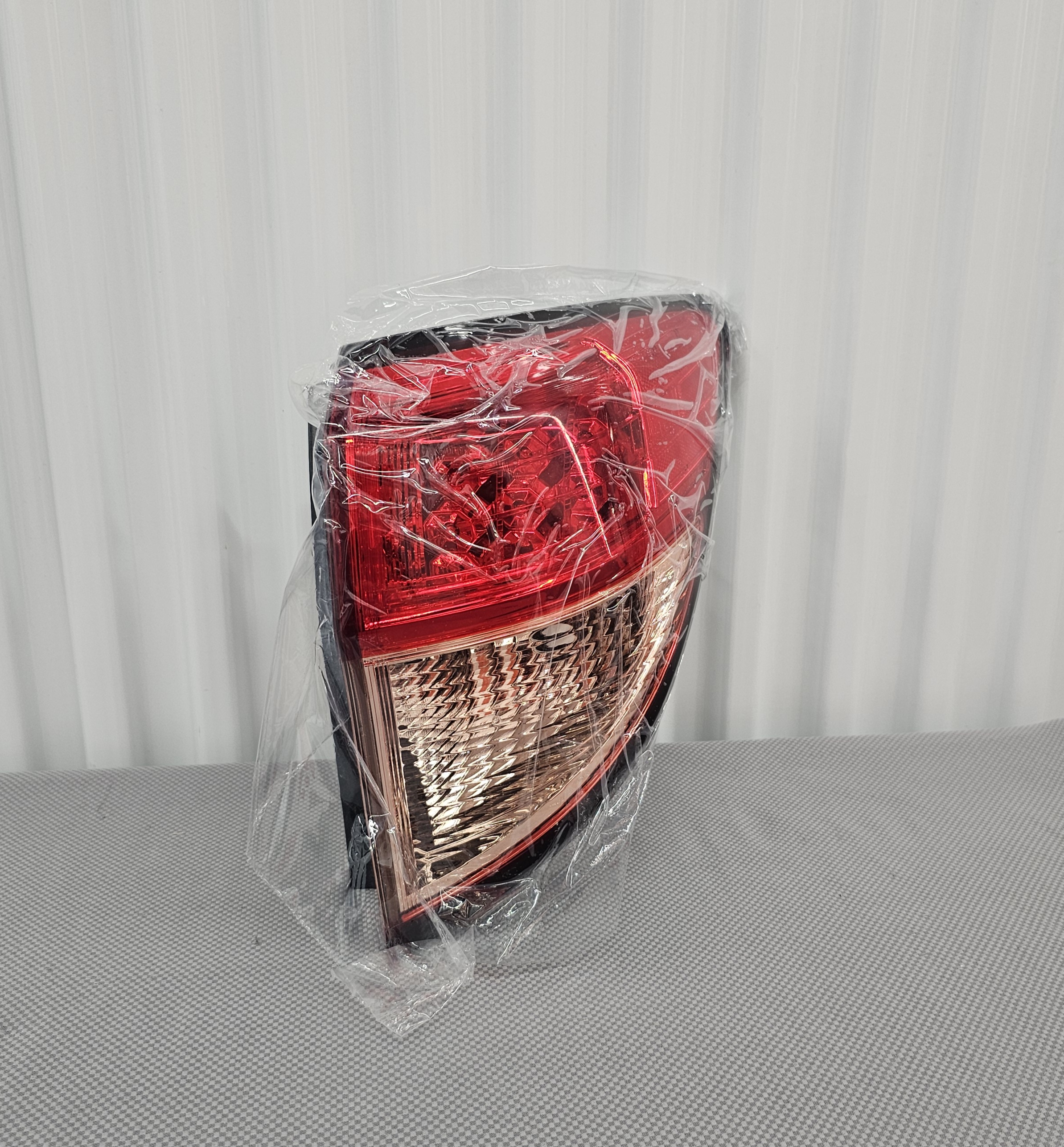 Honda HR-V Passenger Side RH Taillight for 2016 to 2022 HRV