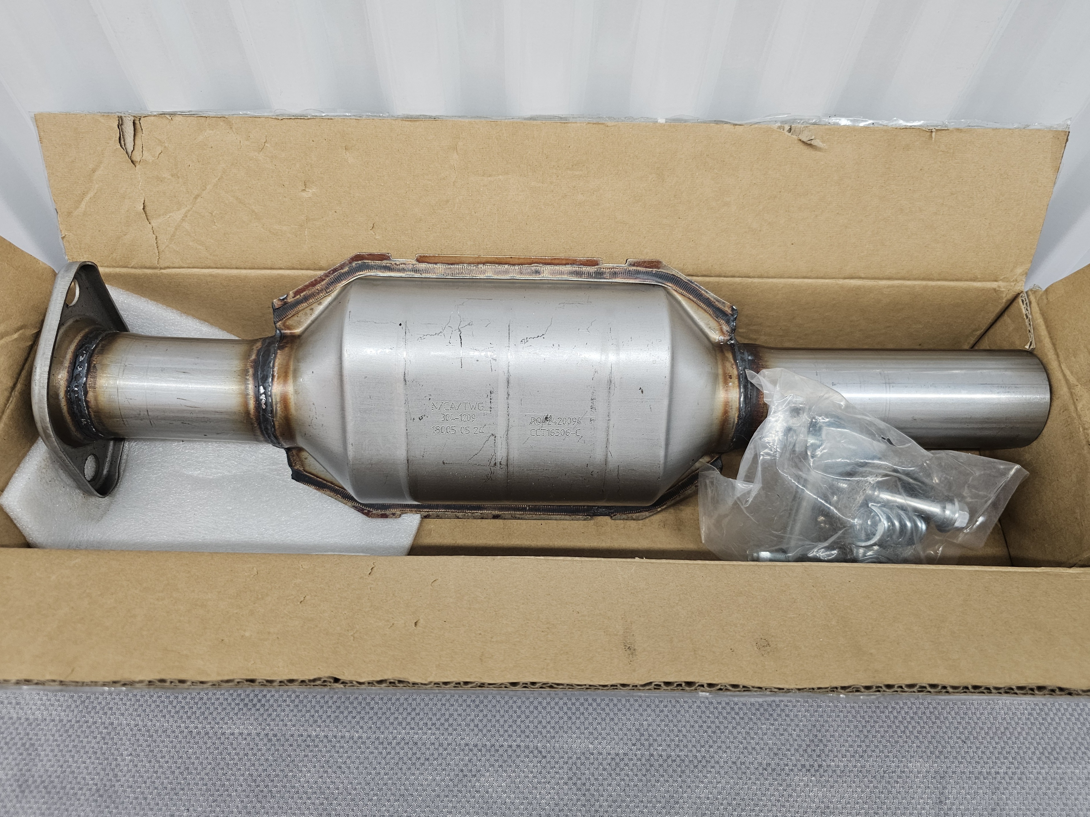Ford Escape Mercury Mariner Catalytic Converter 2009-2012