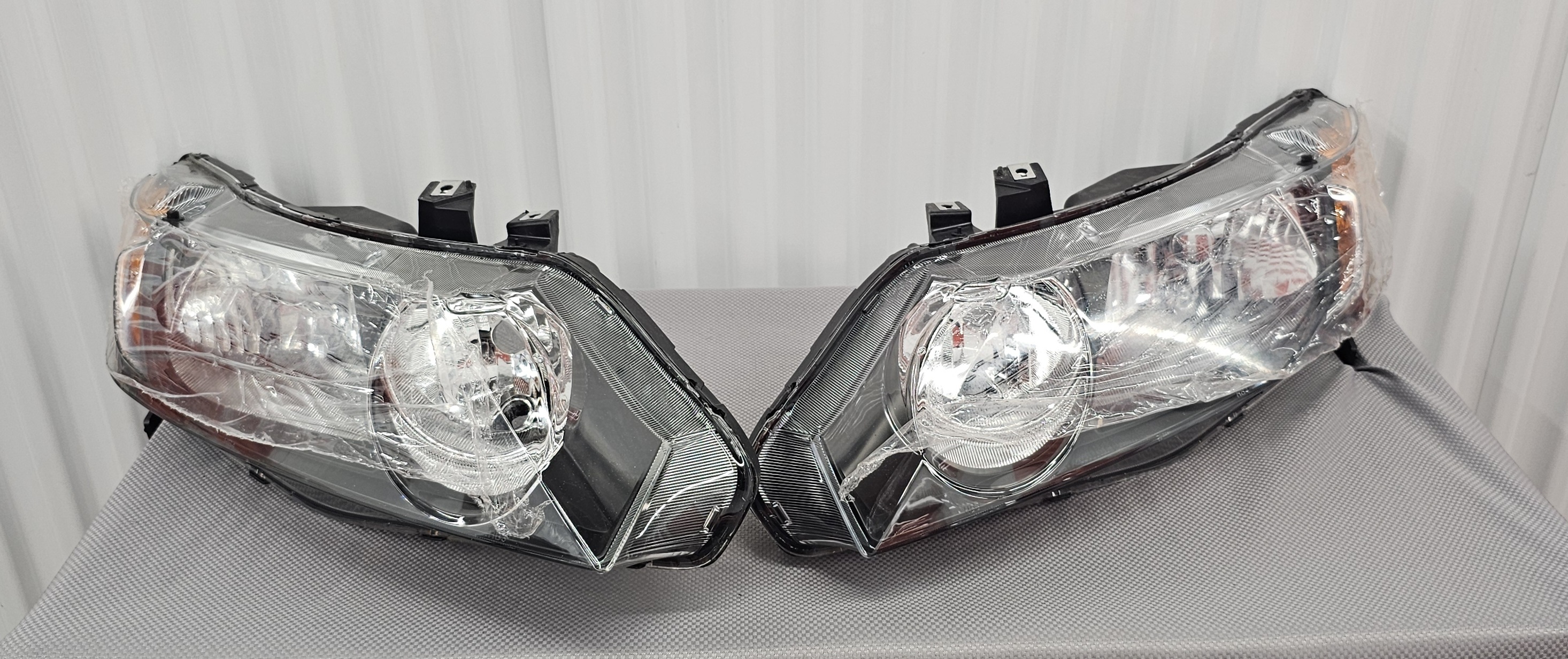 Set of Honda Civic Headlights for 2006 to 2011