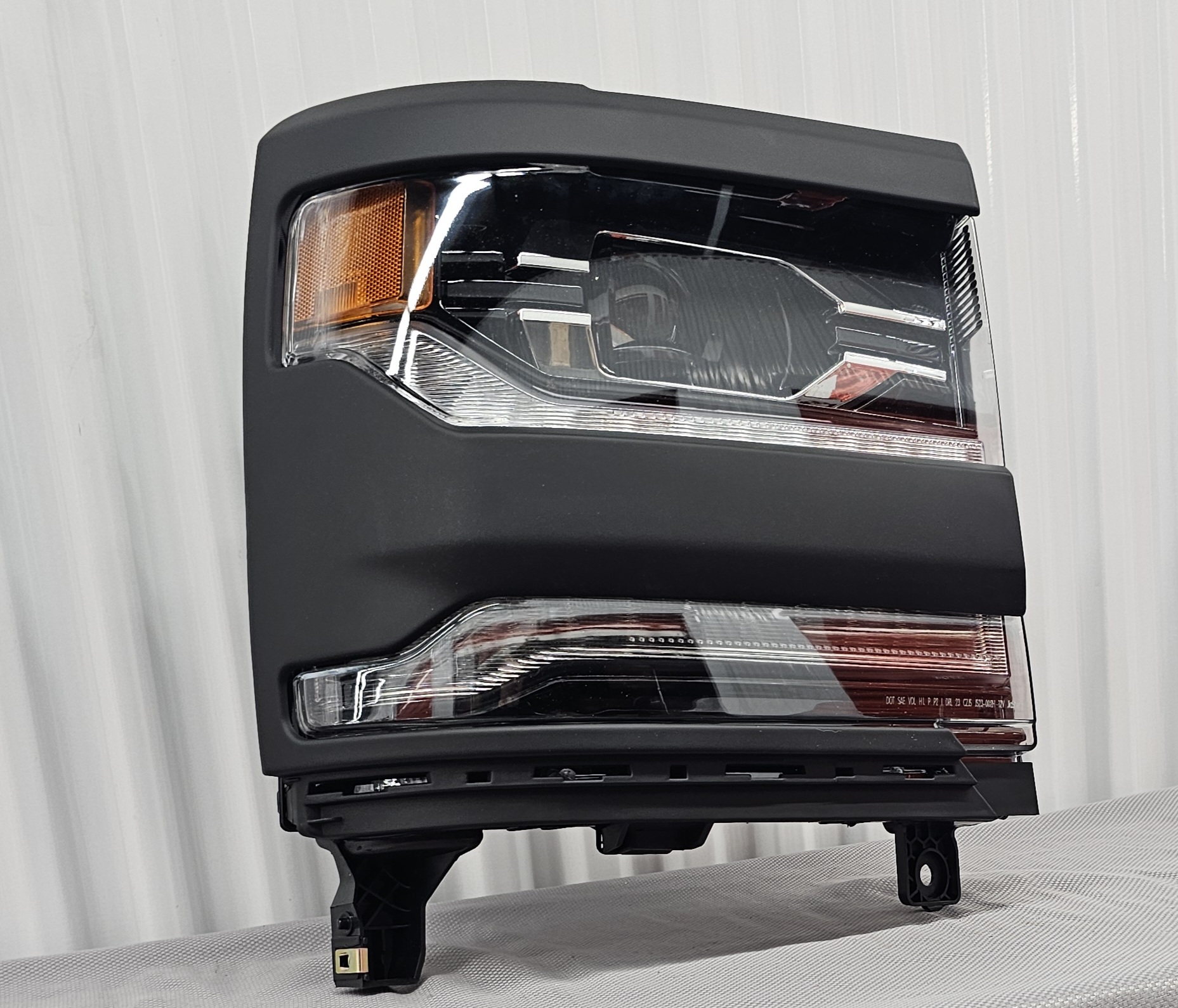 Chevy Silverado 1500 Passenger Side RH Headlight 2016 - 2019