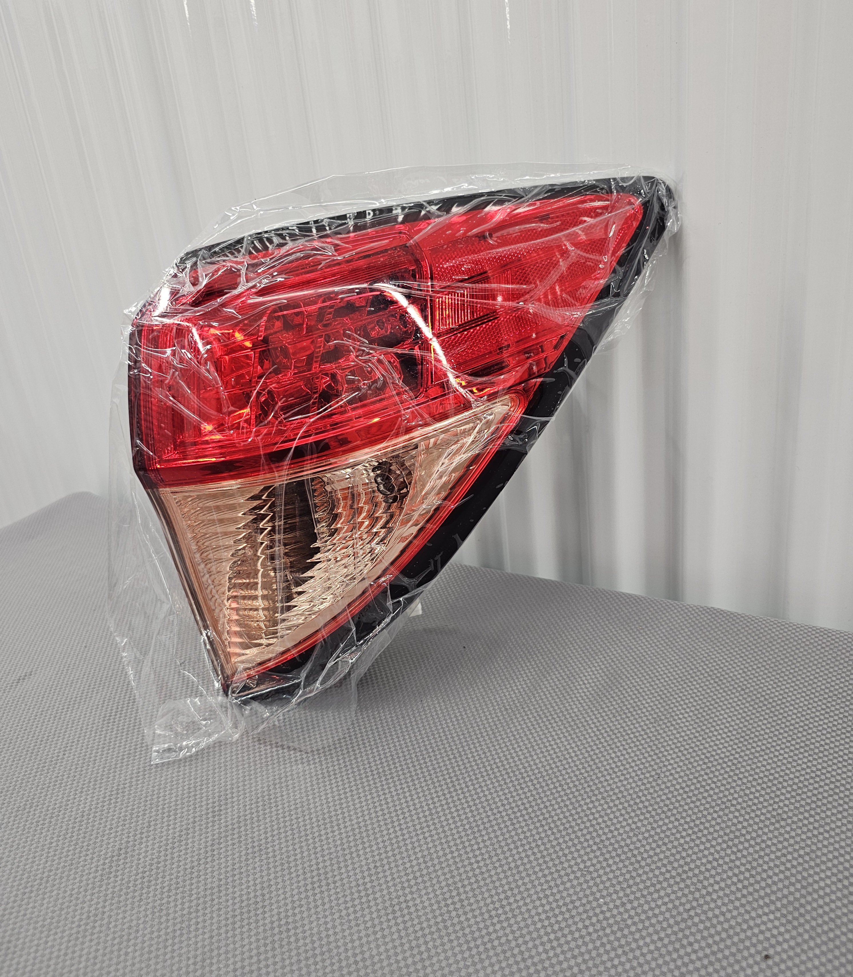 Honda HR-V Passenger Side RH Taillight for 2016 to 2022 HRV