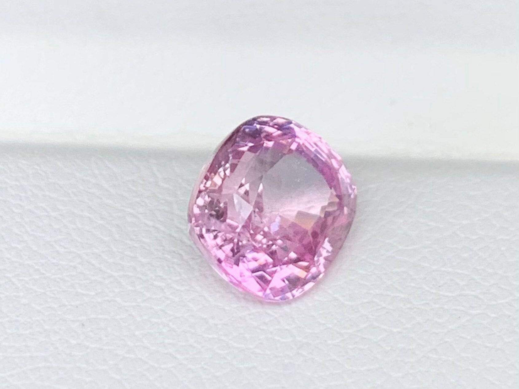 Blush Lavender Peach Sapphire 3.28ct - (UH)