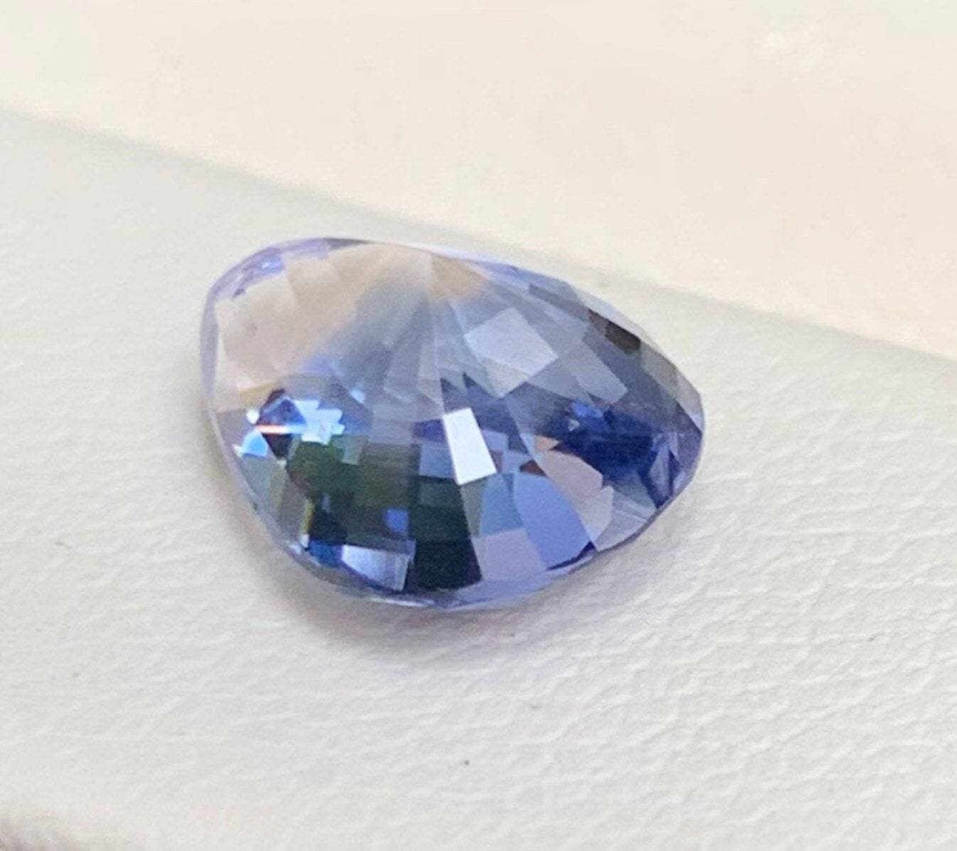 Lavender Sapphire 3.08ct - (UH)