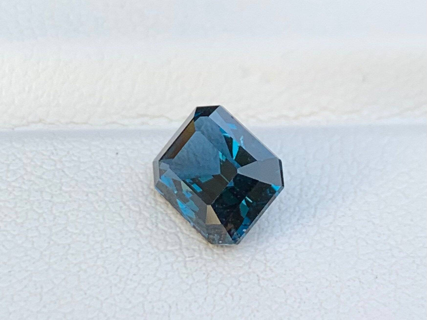 Cobalt Spinel 2.04ct - (UH) 