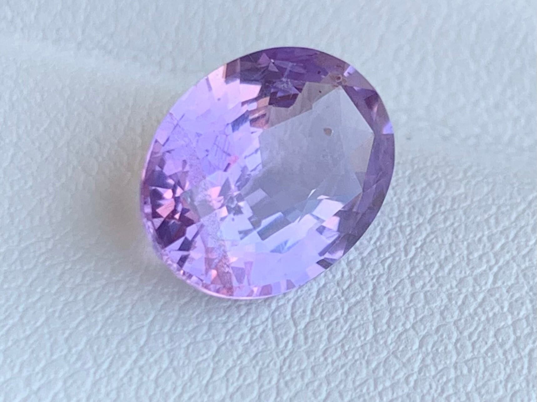 Purple Sapphire 3.54ct - (UH)