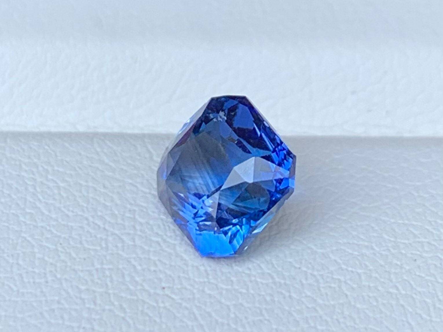 Cornflower Blue Sapphire 3.14ct - (H)