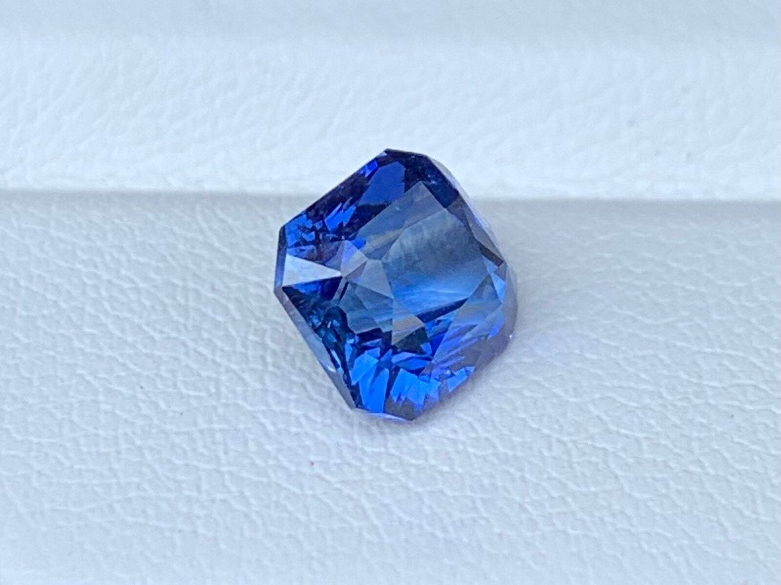 Cornflower Blue Sapphire 3.14ct - (H)