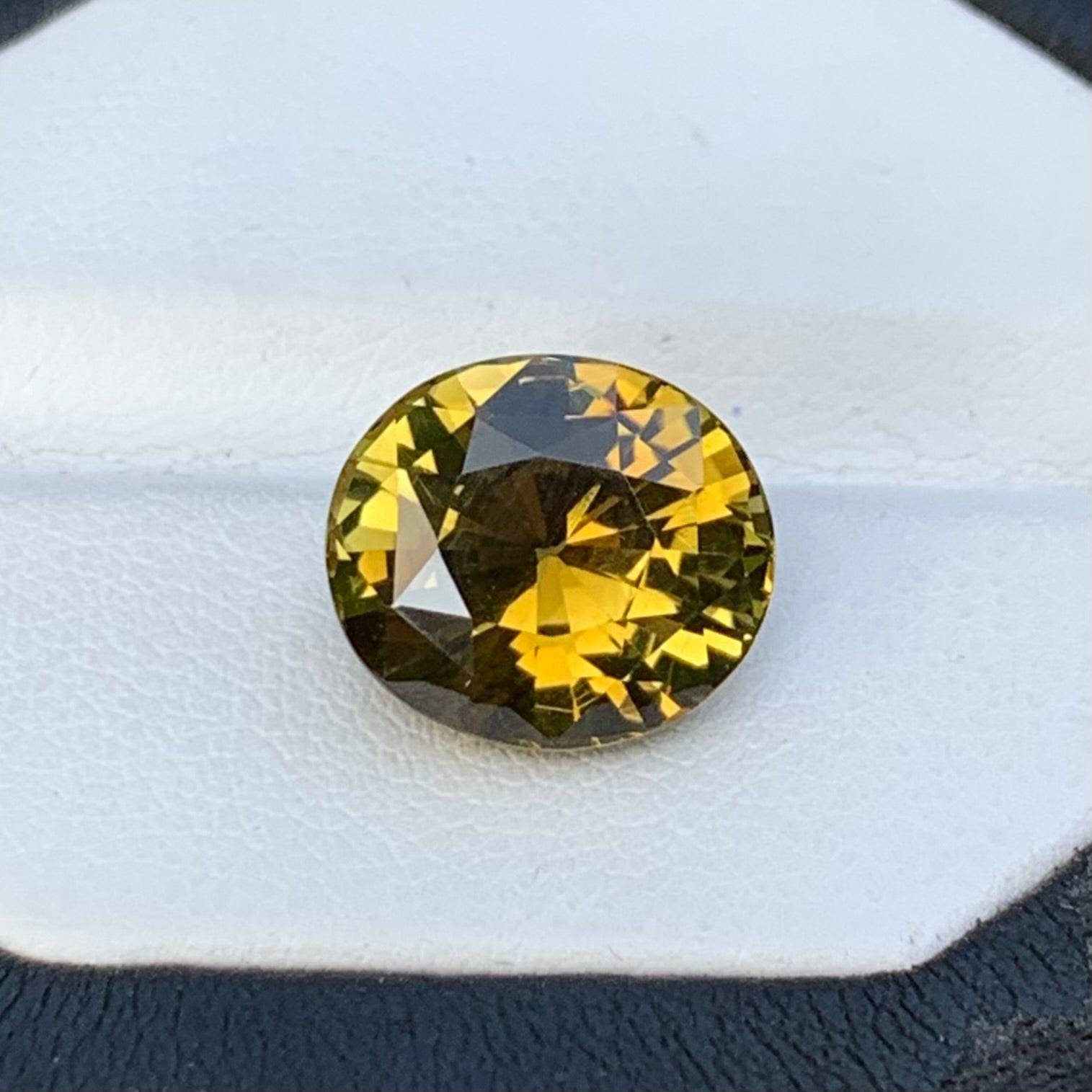 Rare Alexandrite 8.71ct - (UH)