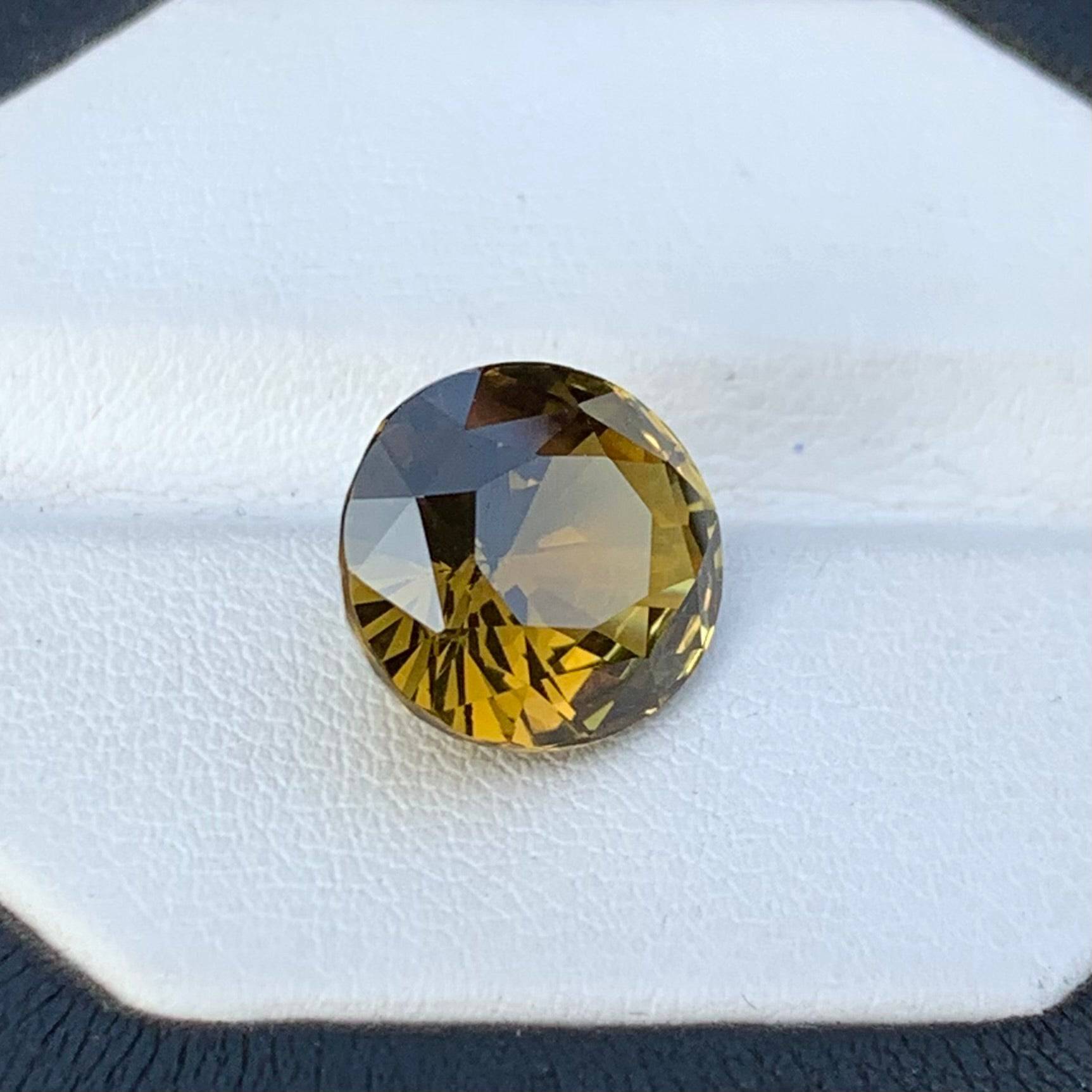 Rare Alexandrite 8.71ct - (UH)