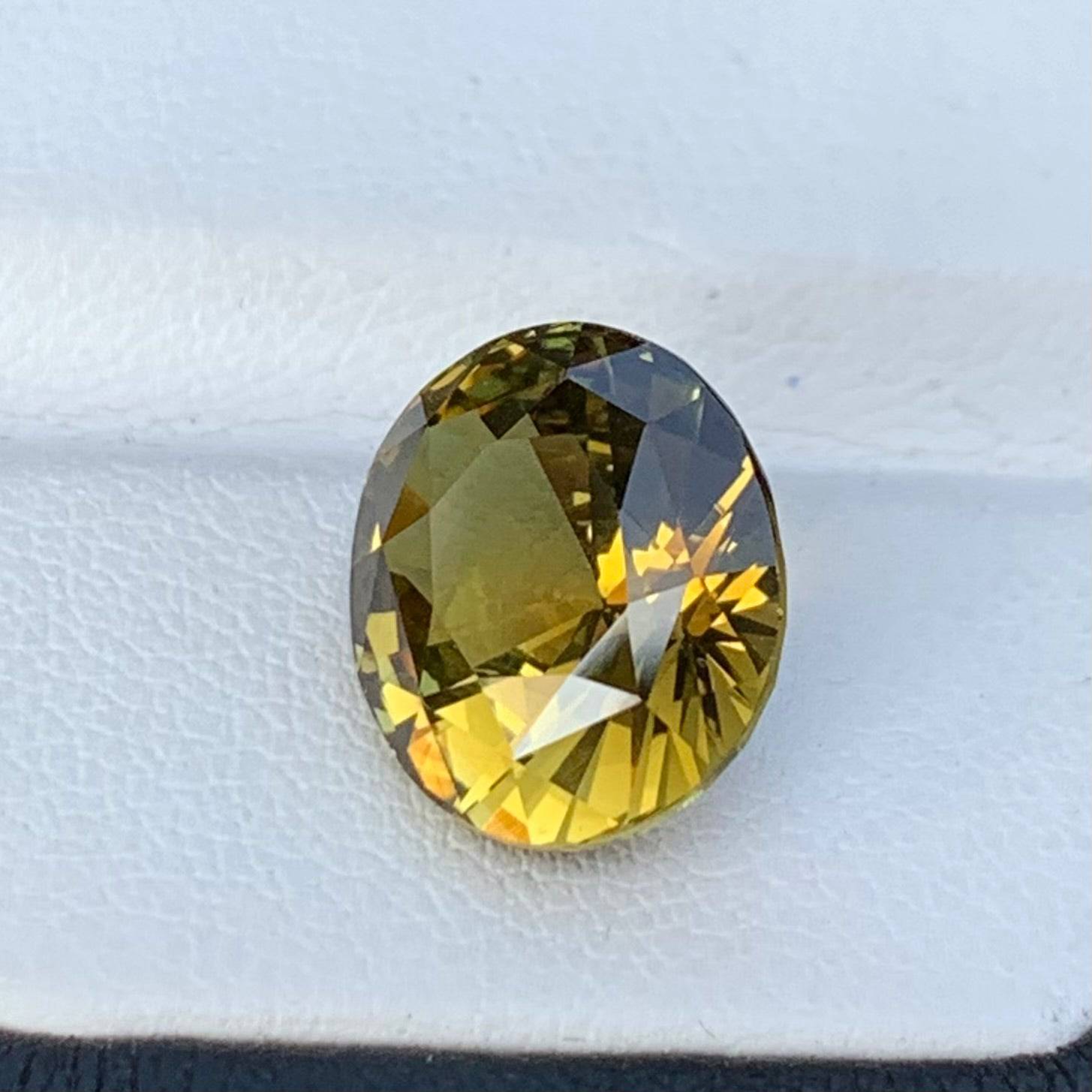 Rare Alexandrite 8.71ct - (UH)