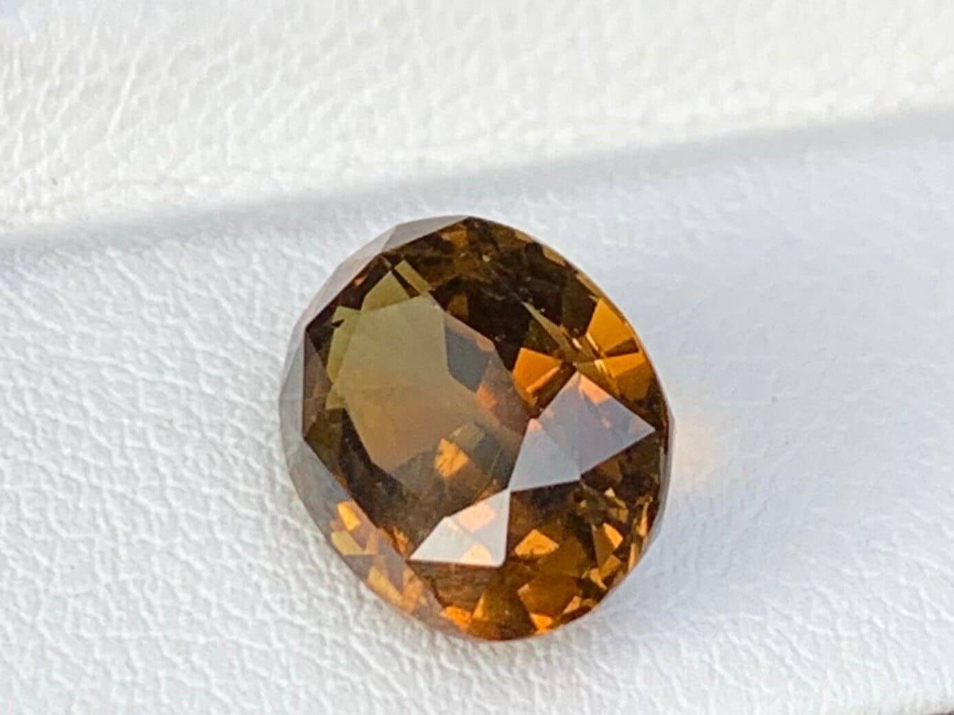 Lemon Brown Chrysoberyl 5.06ct - (UH)