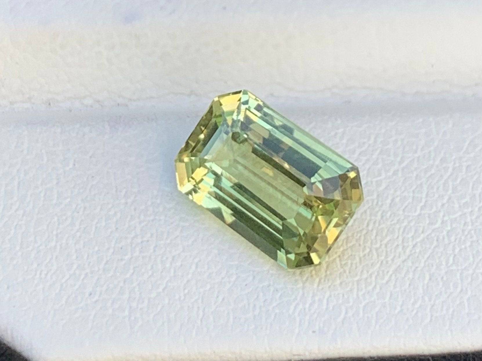 Super Rare Vanadium Chrysoberyl 3.99ct - (UH)