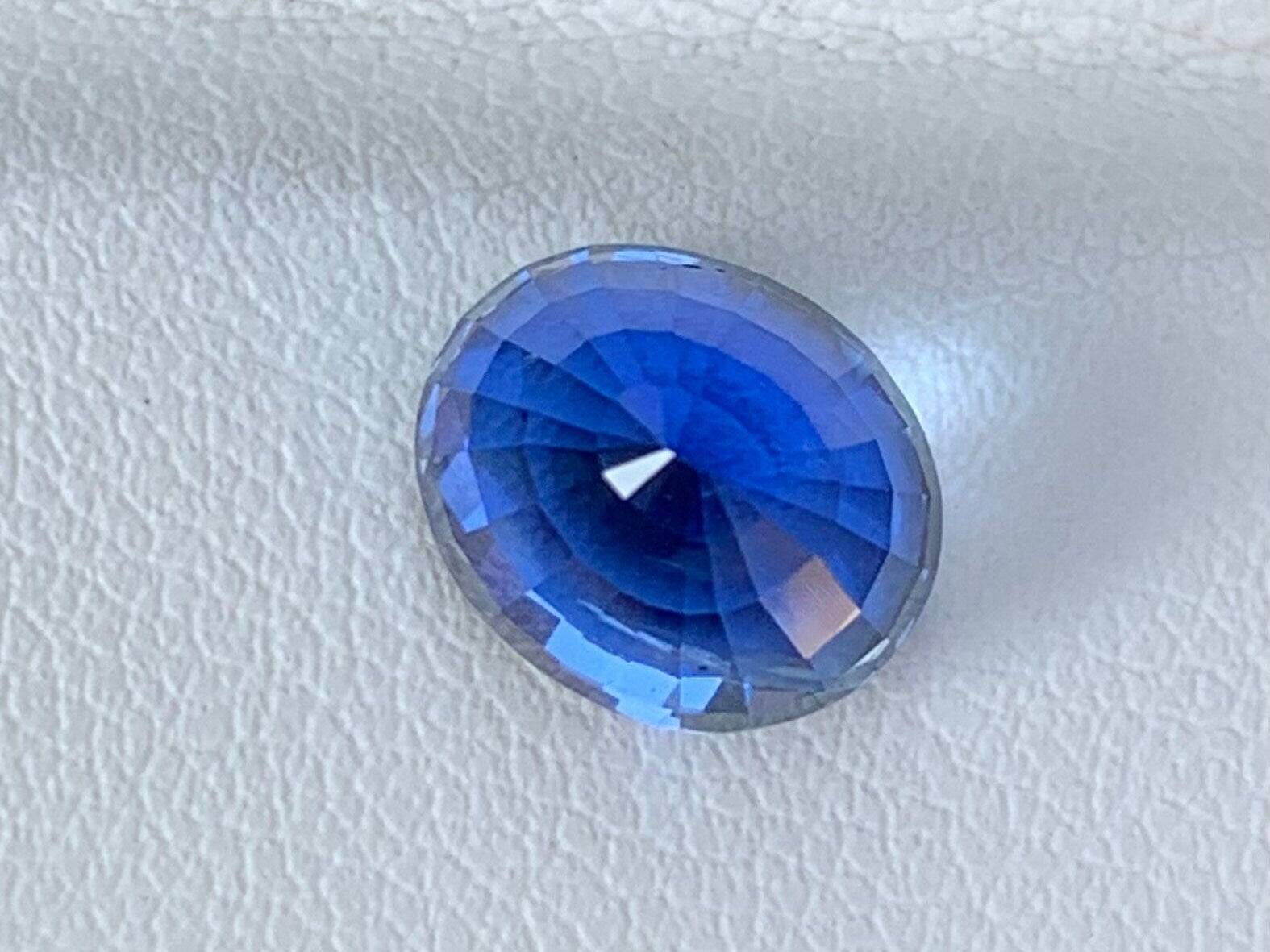Natural Cornflower Blue Sapphire 5.66ct - (UH)