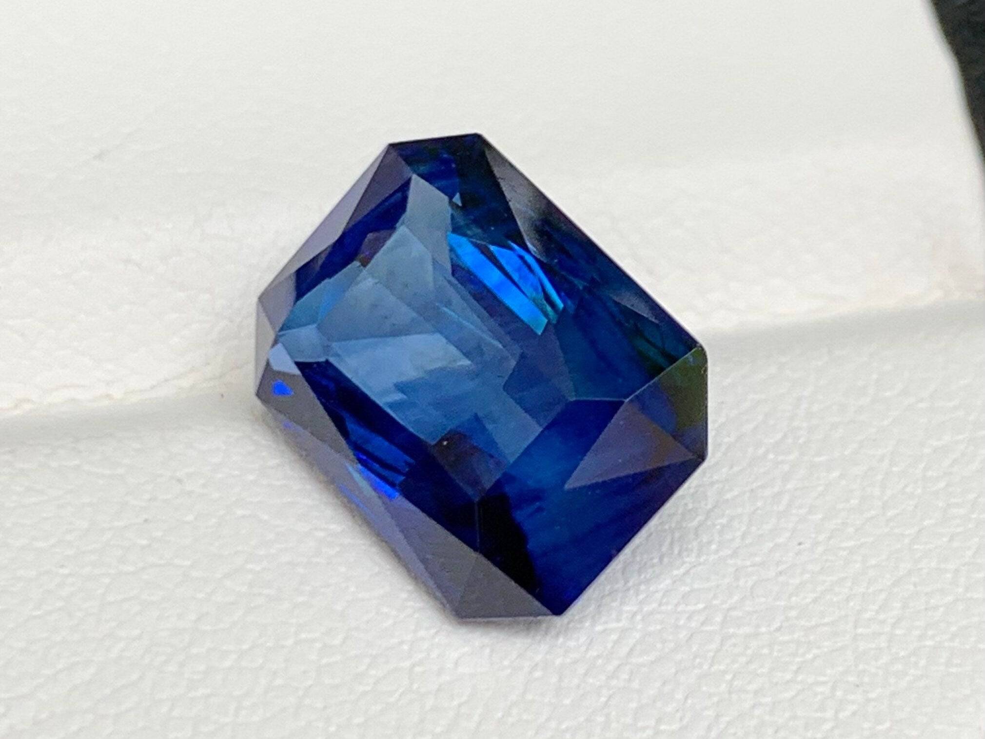 Natural Royal Blue Sapphire 10.90 - (H)