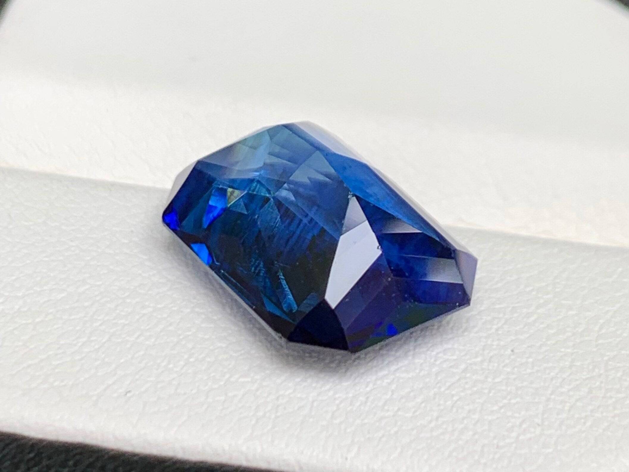 Natural Royal Blue Sapphire 10.90 - (H)