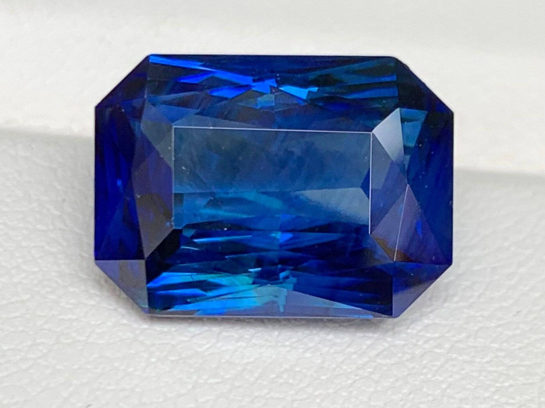 Natural Royal Blue Sapphire 10.90 - (H)