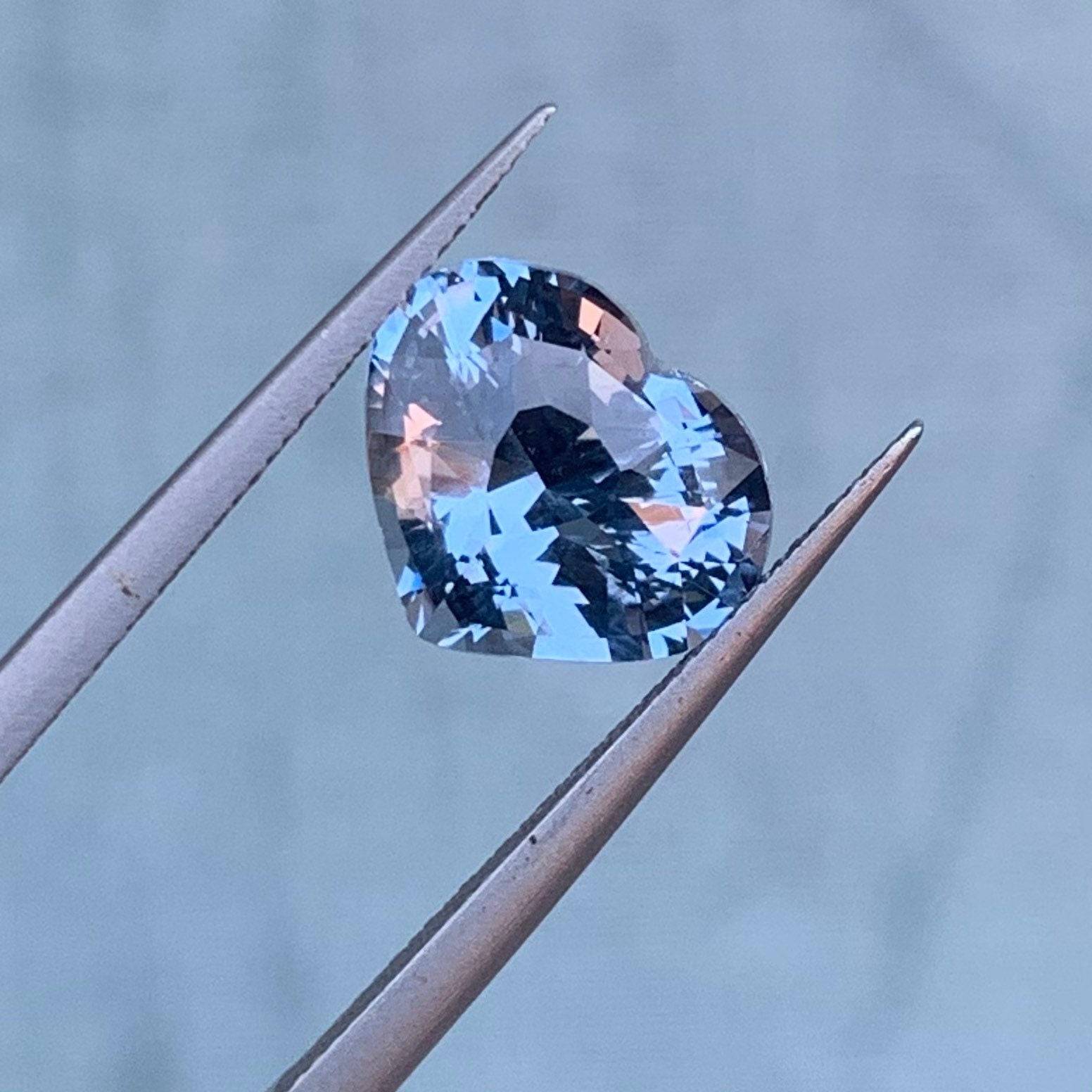 Natural Sparkling Spinel 3.45ct - (UH)