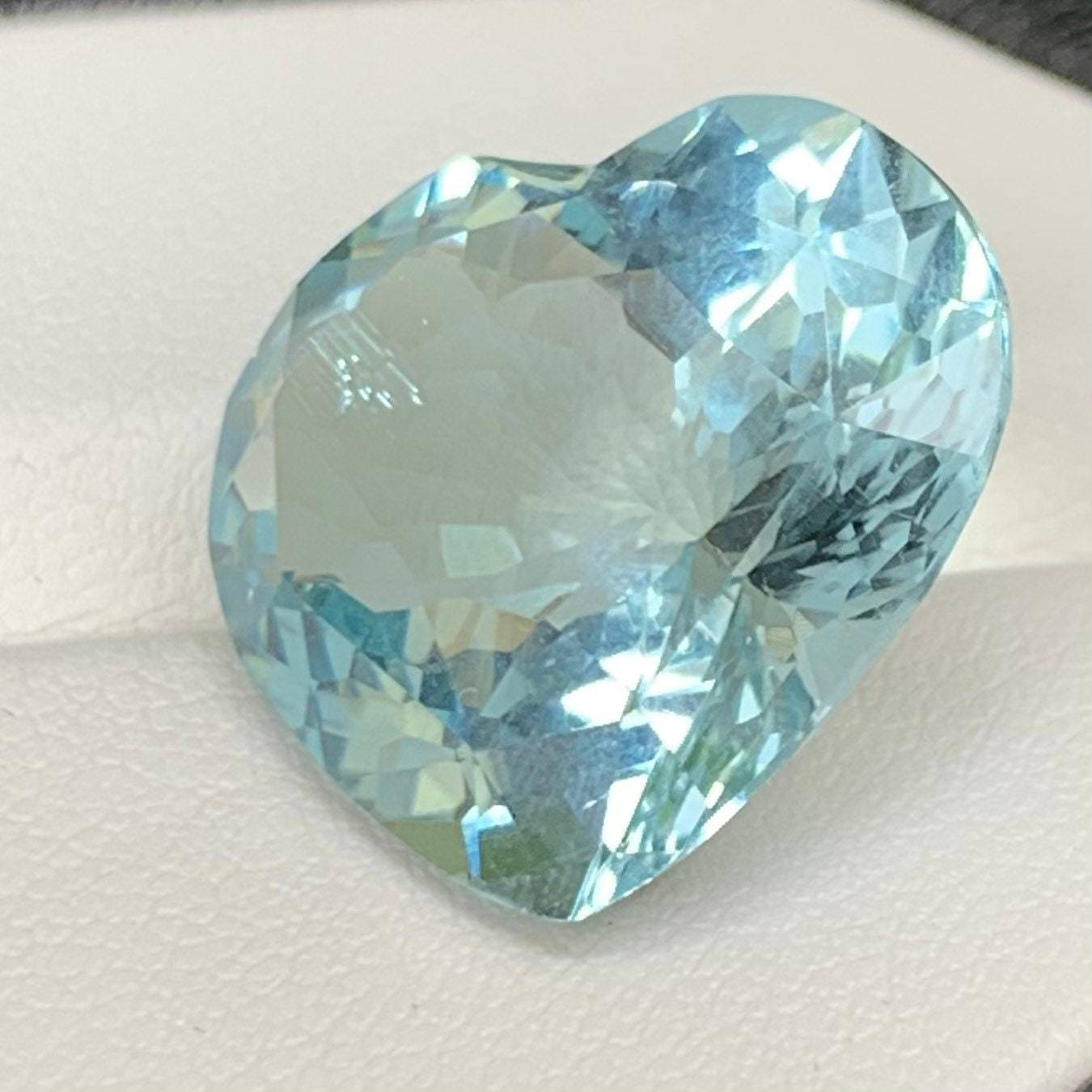Natural Aquamarine Gemstone 19.07ct  - (UH)