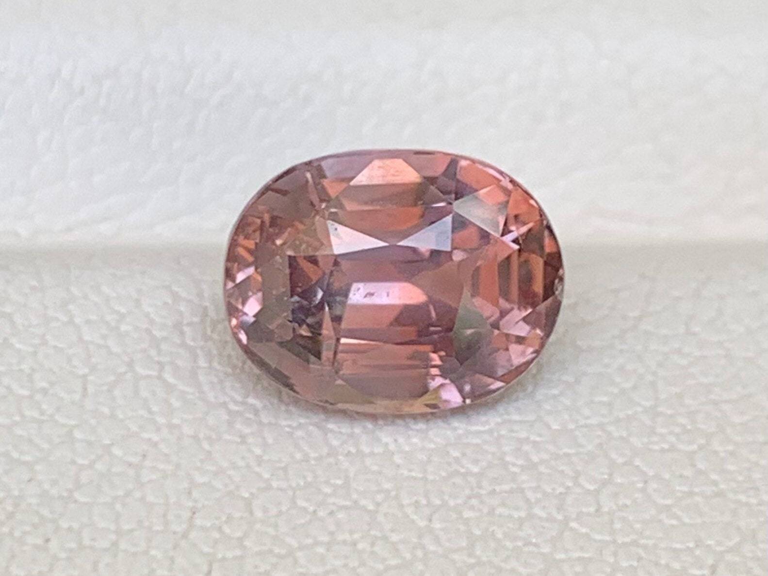 Natural Padparadscha Sapphire 2.67ct ( UH )