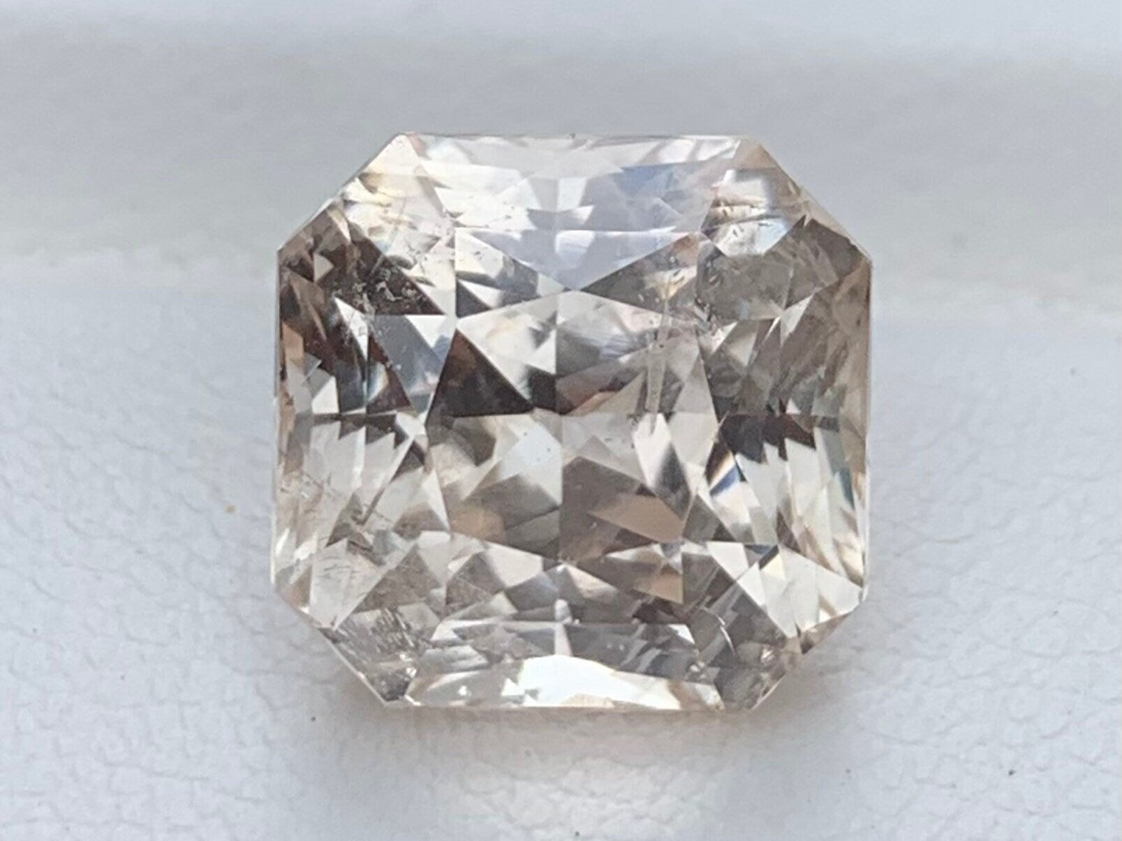 Natural Champange Peach Sapphire 8.60ct - (UH)