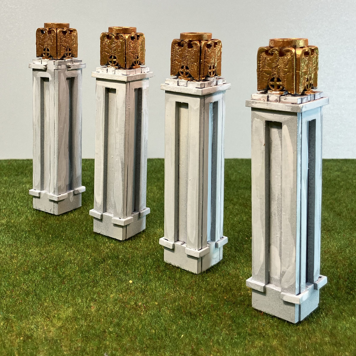 Parade columns, set of 4