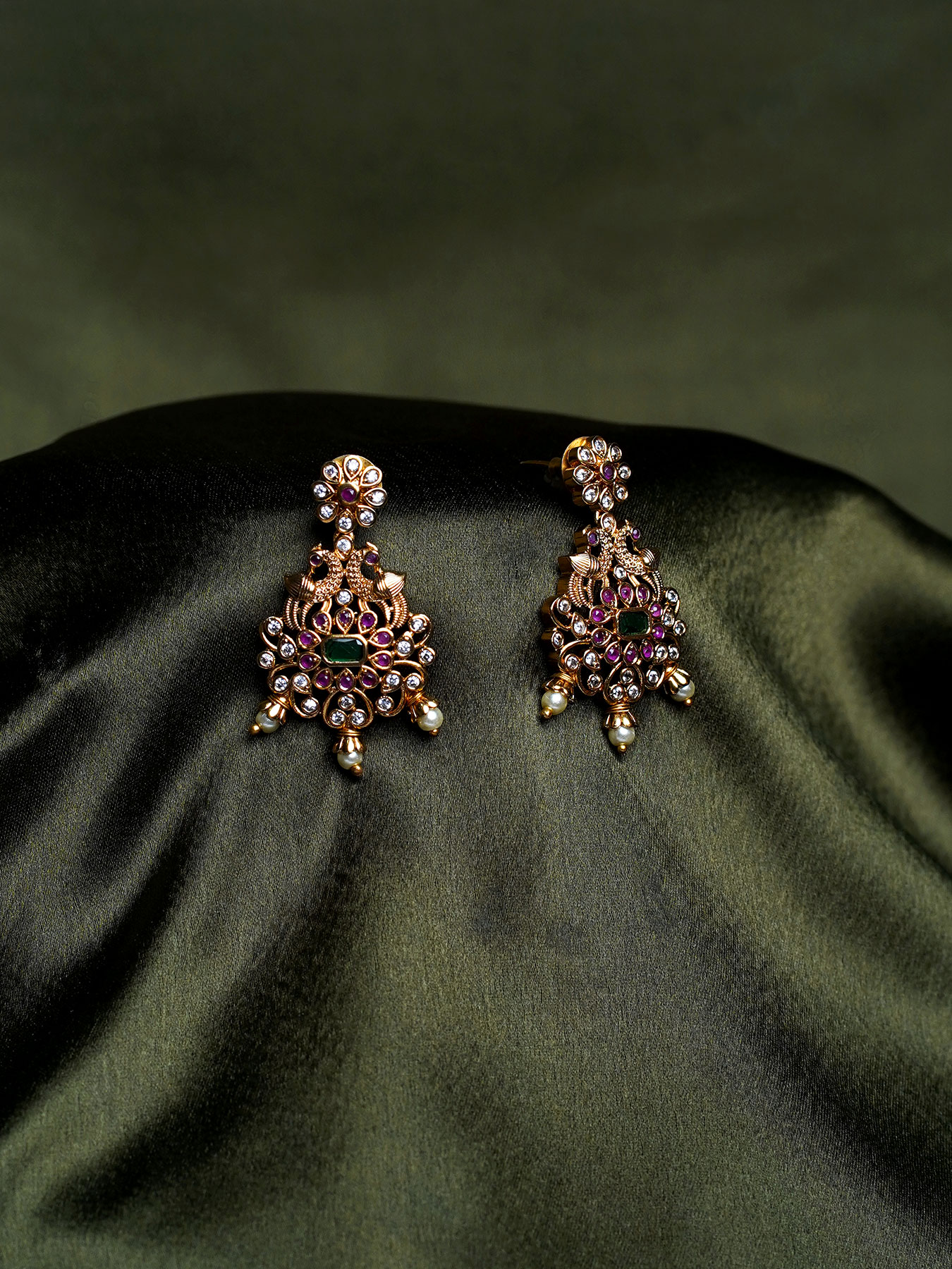 Traditional Gold-Plated Necklace Set