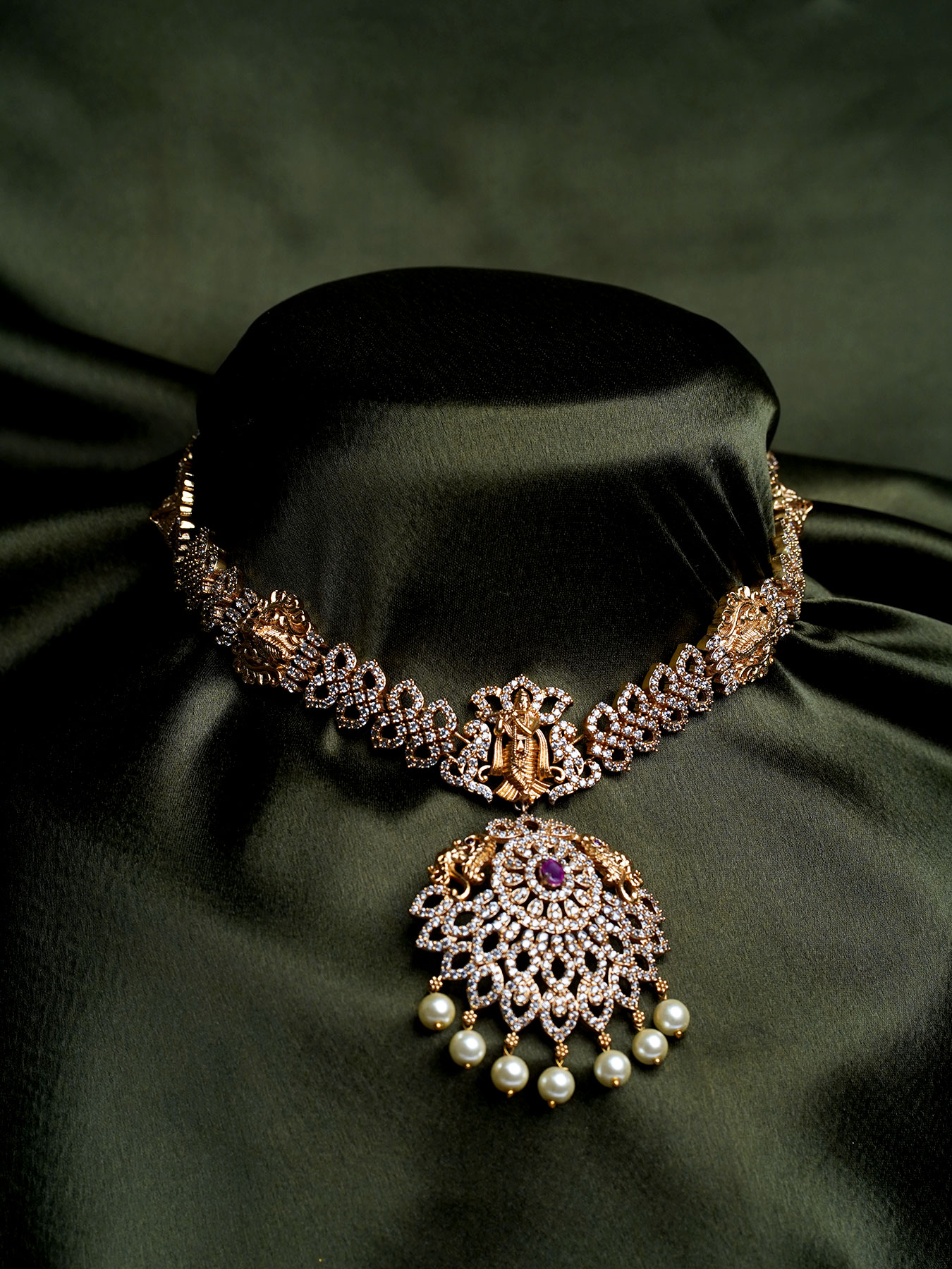 Elegant Pearl and Gemstone Necklace Set
