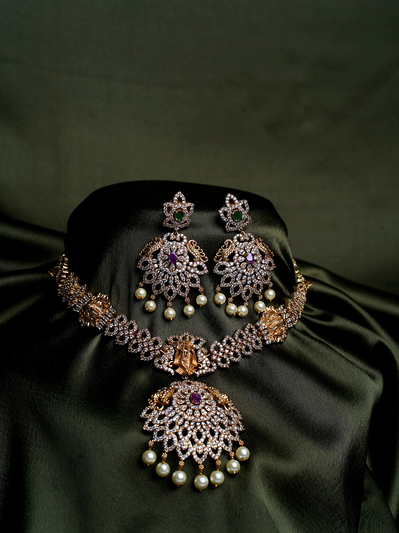 Elegant Pearl and Gemstone Necklace Set