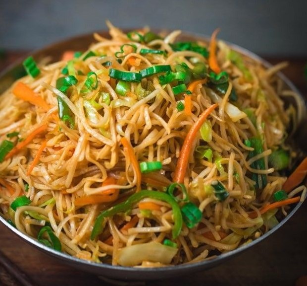 Veg Hakka Noodles