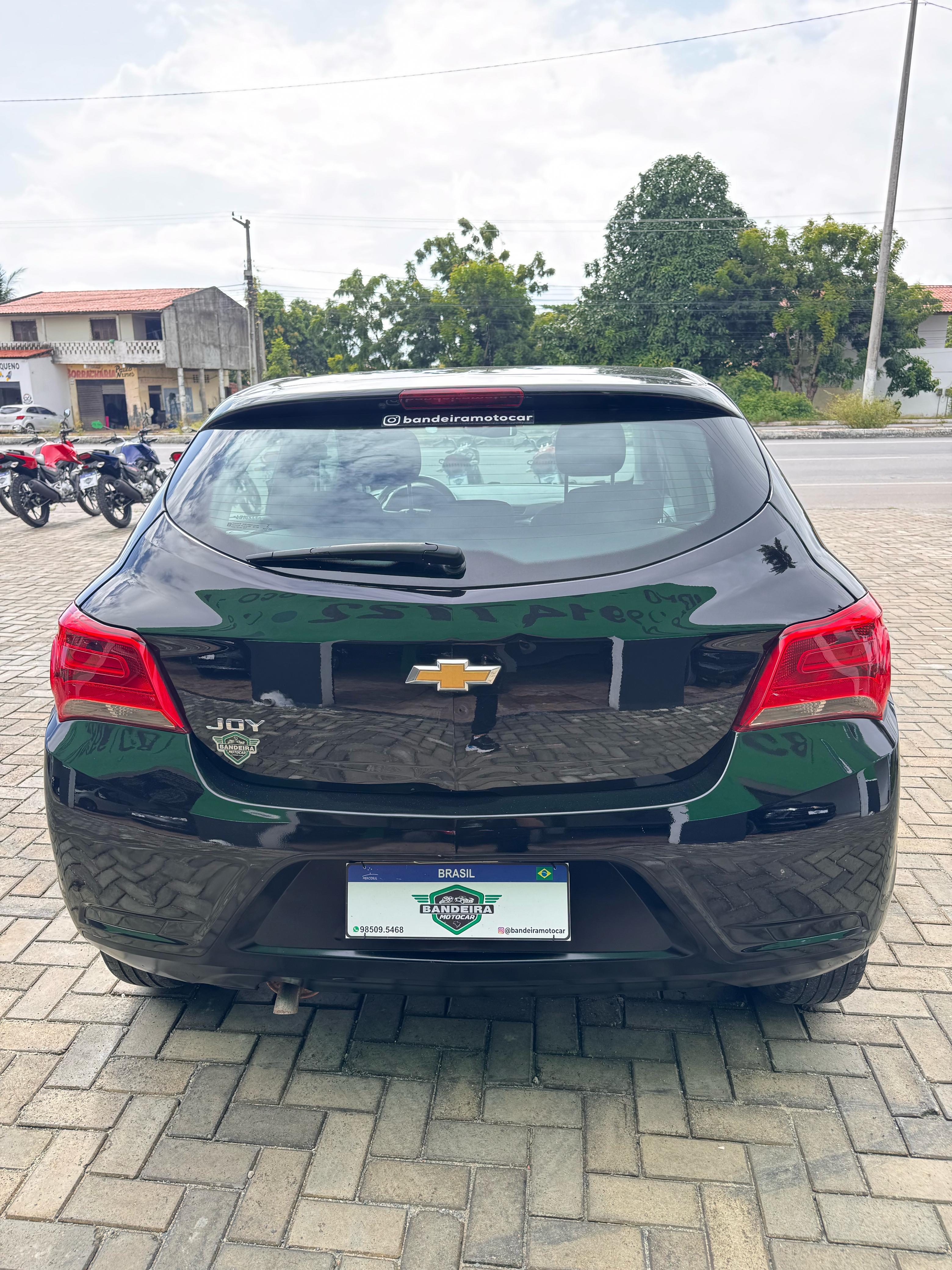 Chevrolet Onix Joy - 2019/20