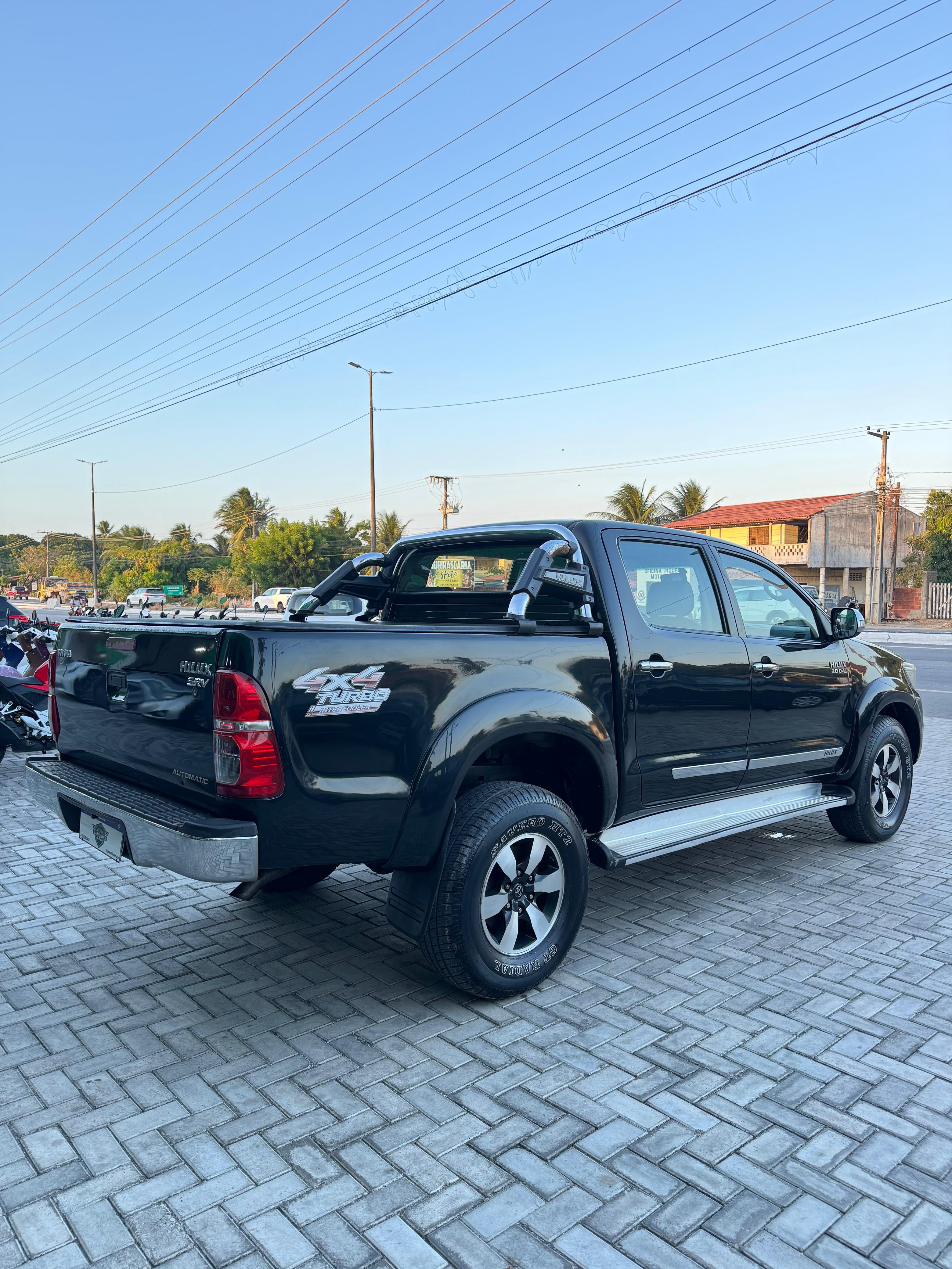 HILUX CD 4X4 SRV - 2010