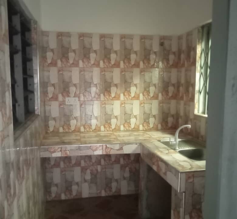 Single room Pokuase
