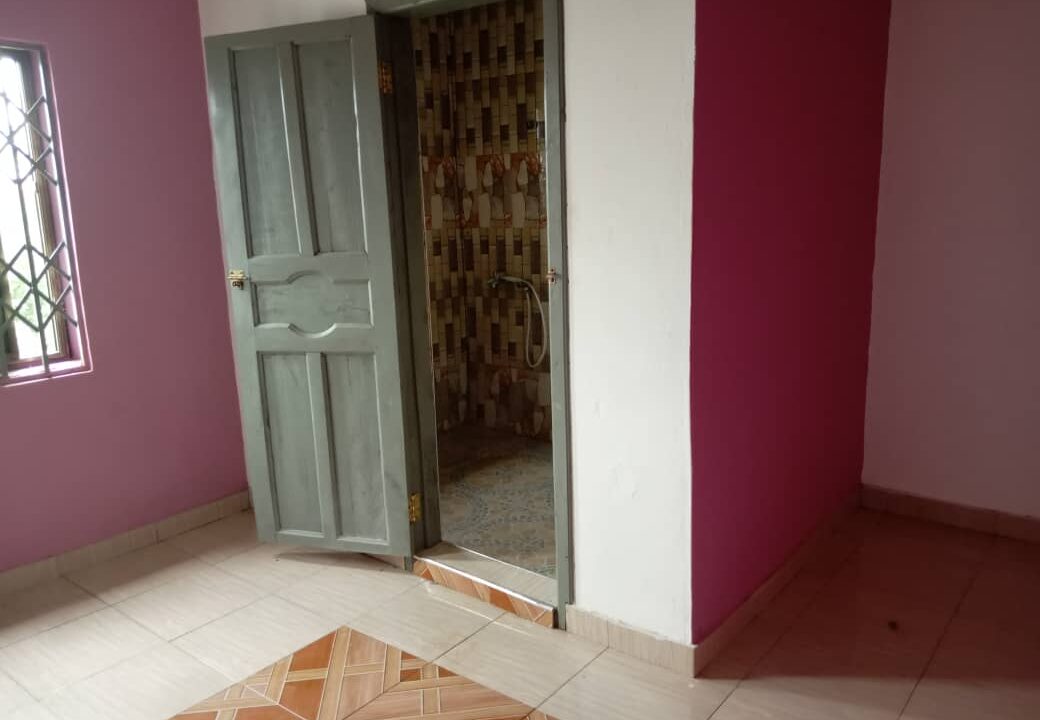 Single room Pokuase