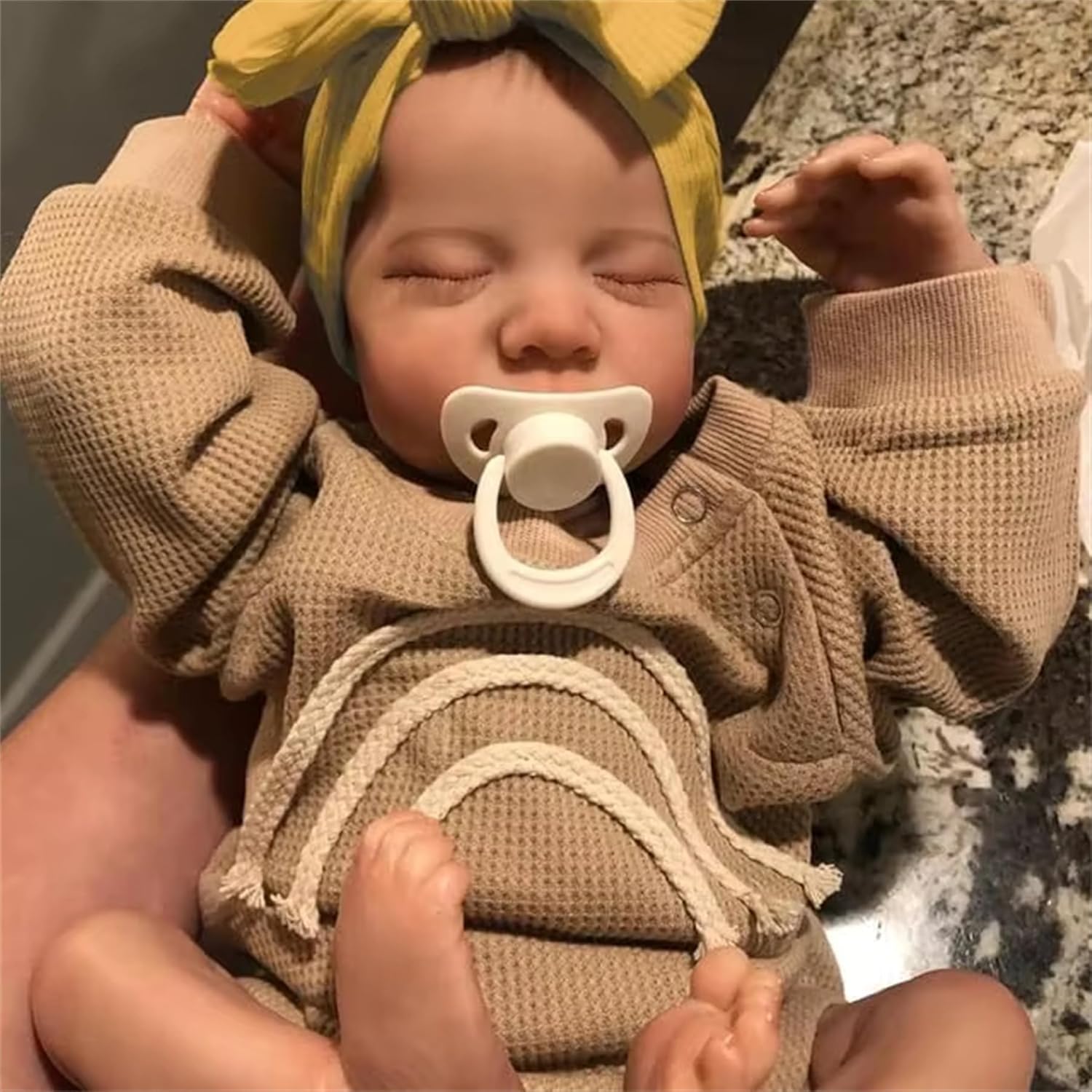 QIYANER Bebê renascido realista de 19 polegadas,Boneca Reborn Menina Silicone - macio, pintura 3D acessórios completos perfeitos Toque Real Macio Olhos fechados boneca reborn original,Bebezinha
