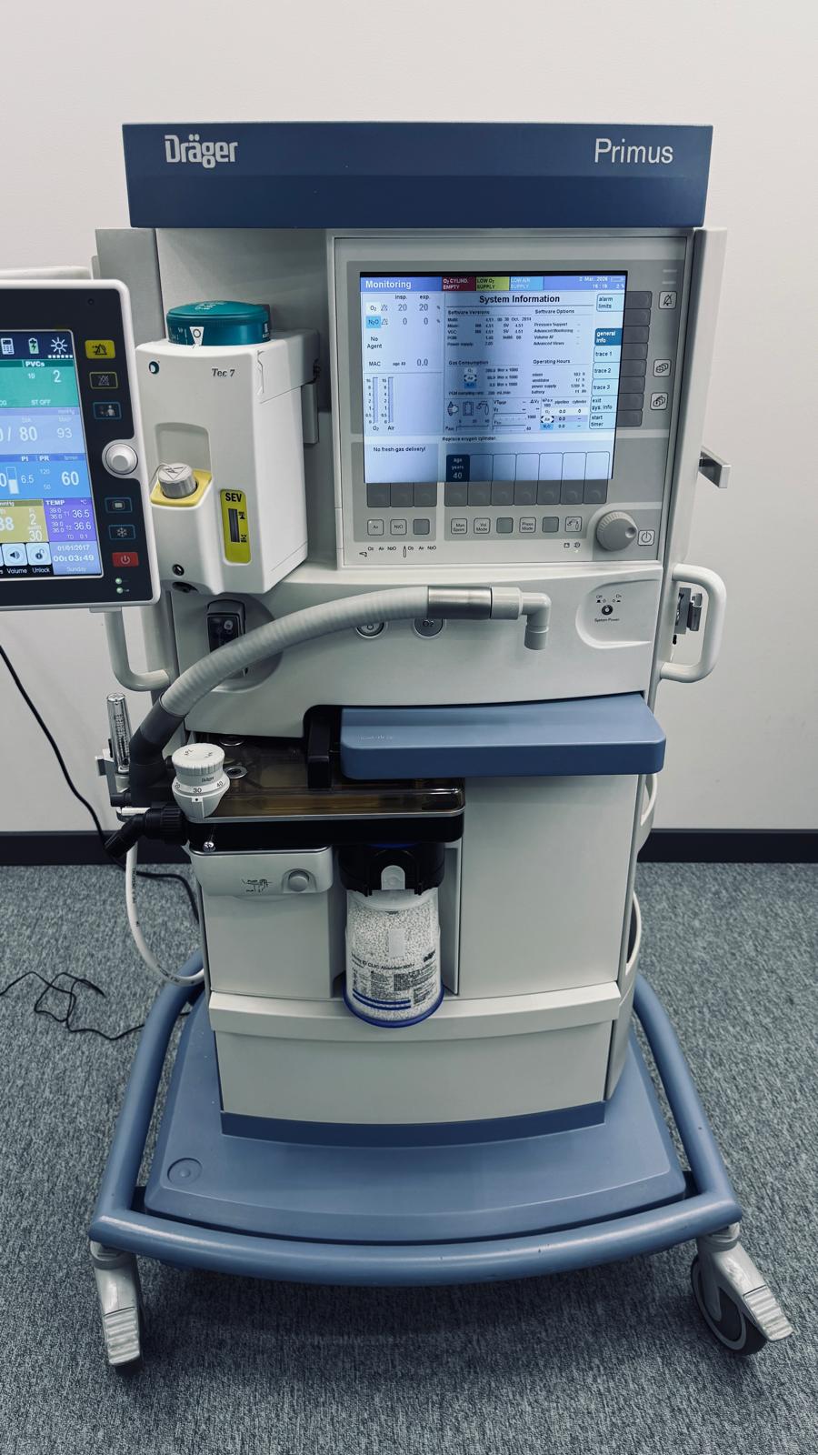 Drager Primus 2014 z kardiomonitorem Bistos i parownikiem TEC 7 Sevoflurane