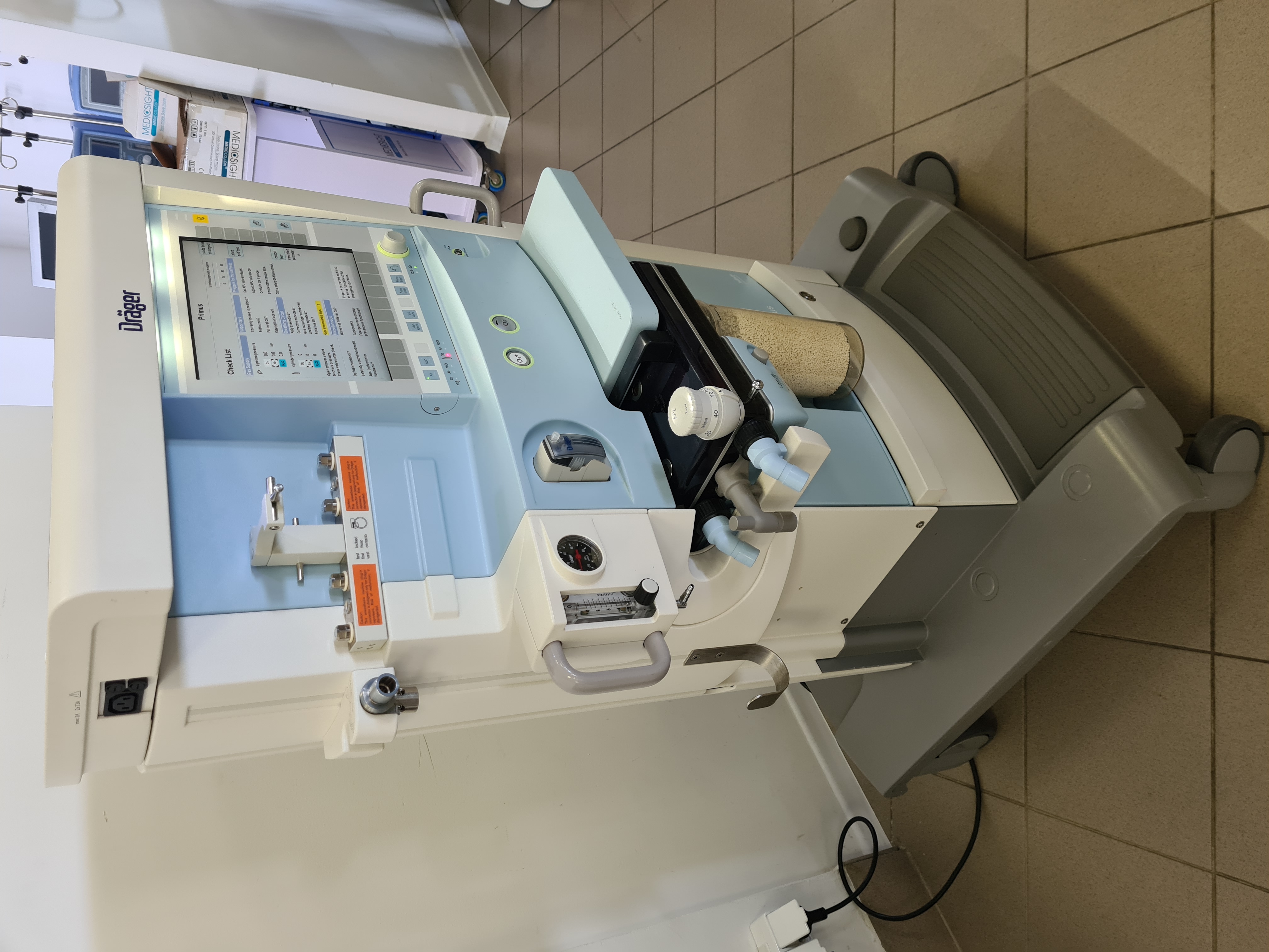 Aparat do znieczuleń Dräger Primus Infinity Empowered