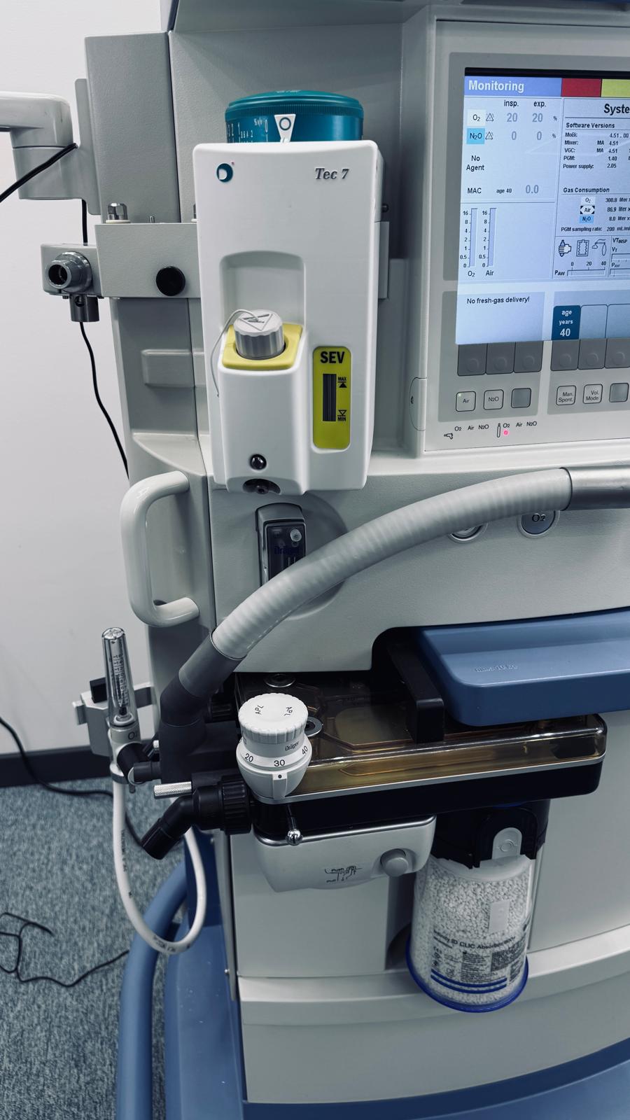 Drager Primus 2014 z kardiomonitorem Bistos i parownikiem TEC 7 Sevoflurane