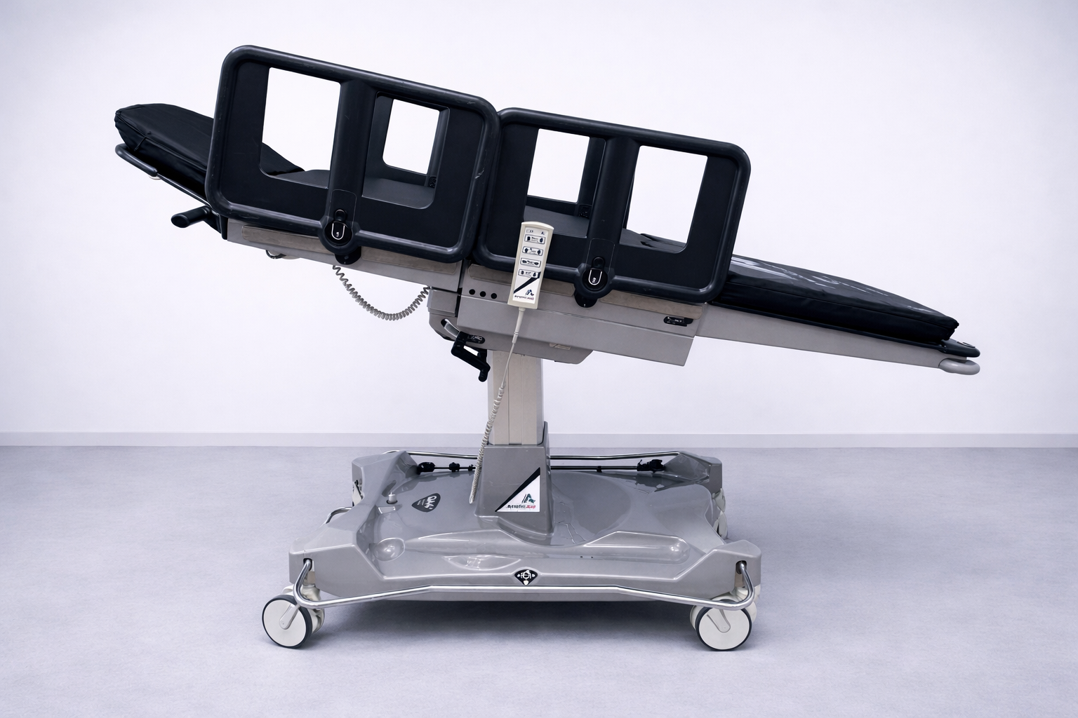 Stół operacyjno - zabiegowy elektryczny ANETIC AID QA4