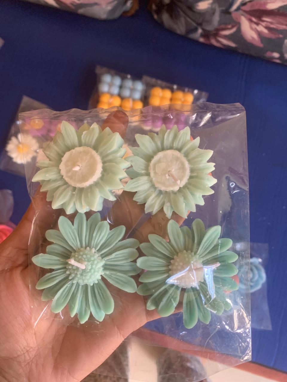 Green Daisy Flower Shaped Decorative Pieces