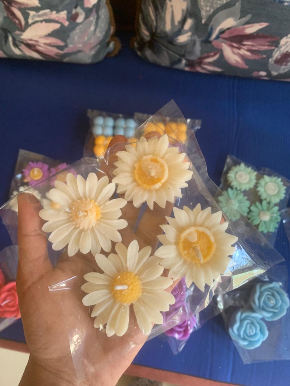 Daisy Delight – Handcrafted Floral Candle Set