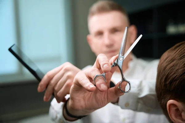  Corte de cabello con tijera